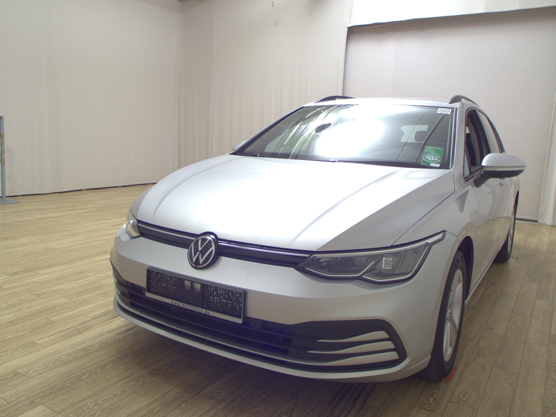 Volkswagen Golf-8 Var. 2.0 TDI Life Navi LED AID ACC DAB+ 2