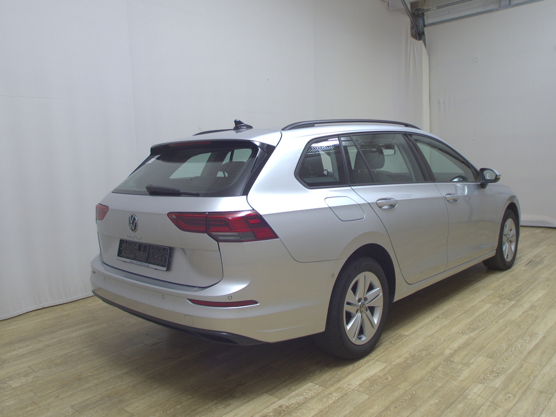 Volkswagen Golf-8 Var. 2.0 TDI Life Navi LED AID ACC DAB+ 4