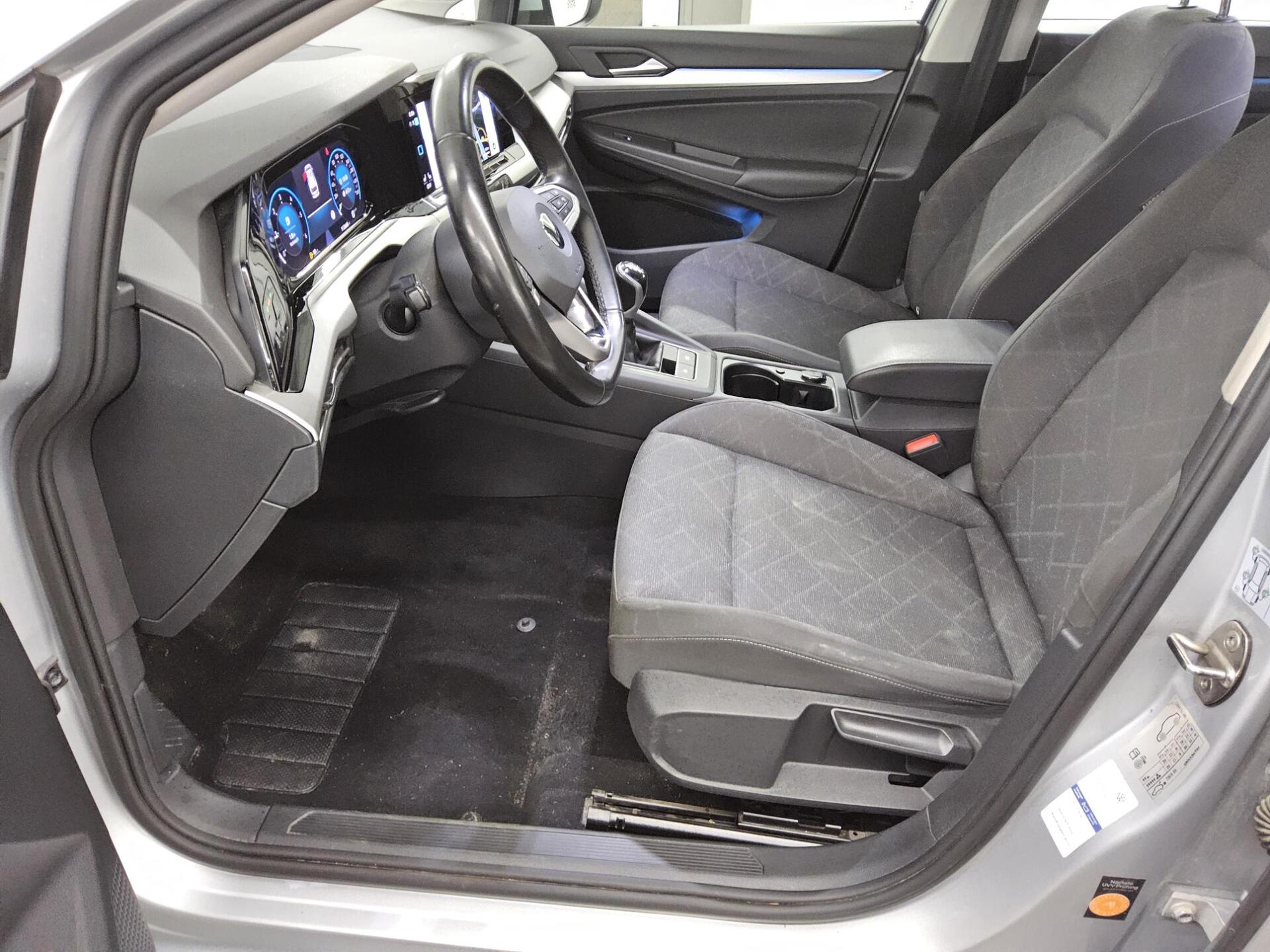 Volkswagen Golf-8 Var. 2.0 TDI Life Navi LED AID ACC DAB+ 9