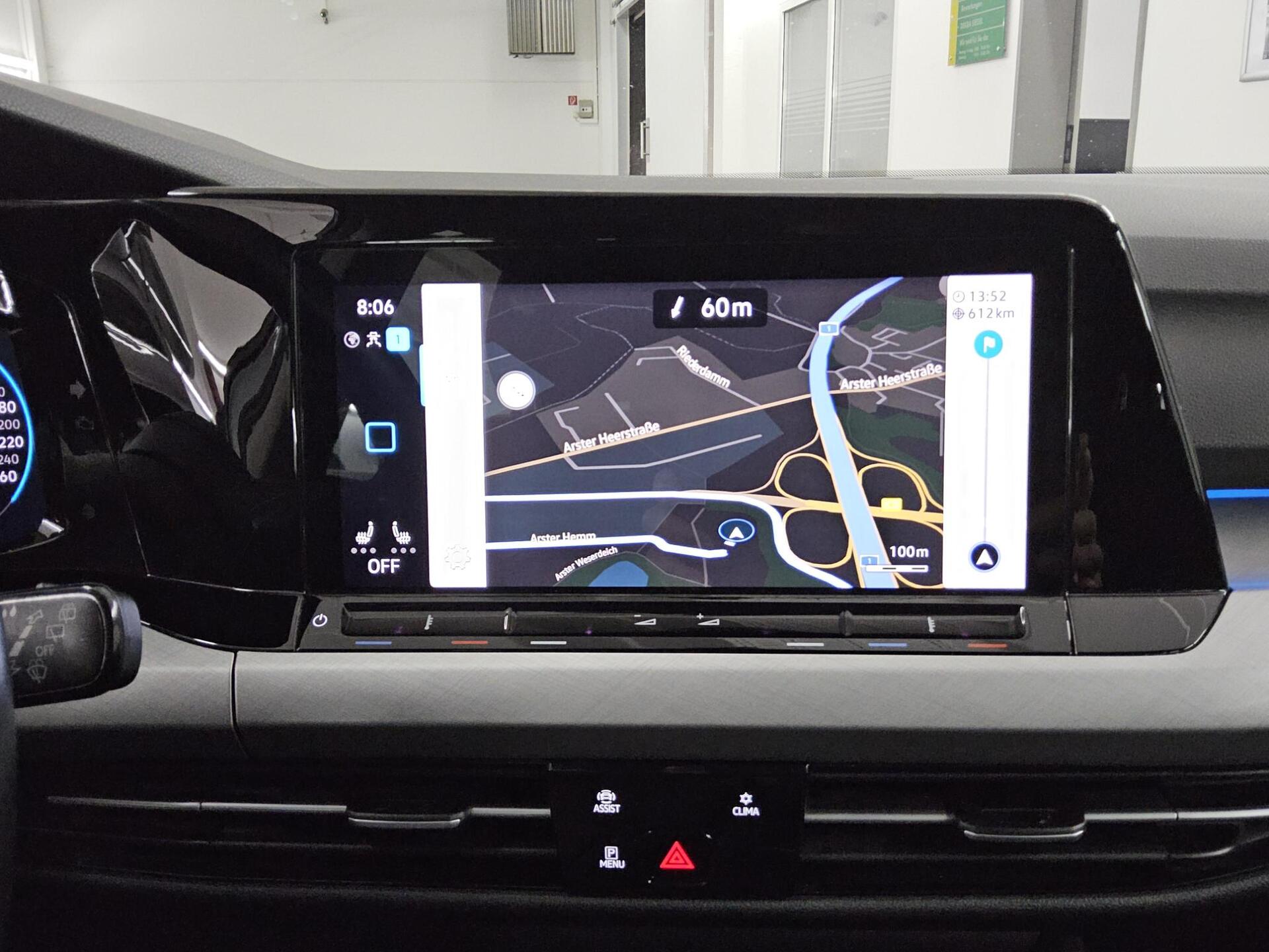 Volkswagen Golf-8 Var. 2.0 TDI Life Navi LED AID ACC DAB+ 7