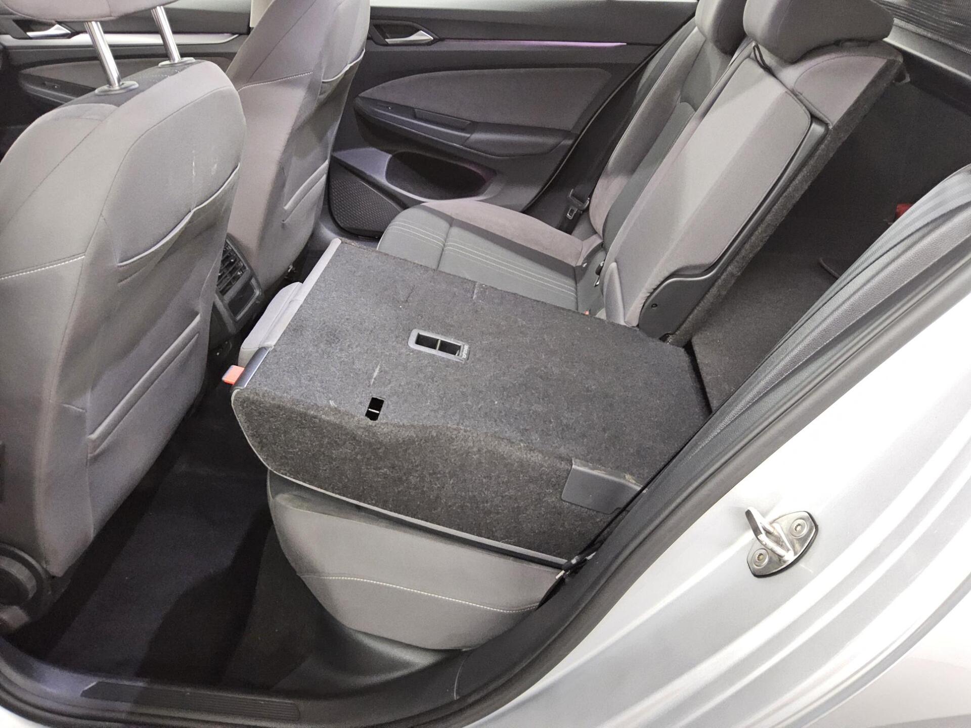 Volkswagen Golf-8 Alltrack 2.0 TDI 4M Navi LED+ AID AHK ACC 13