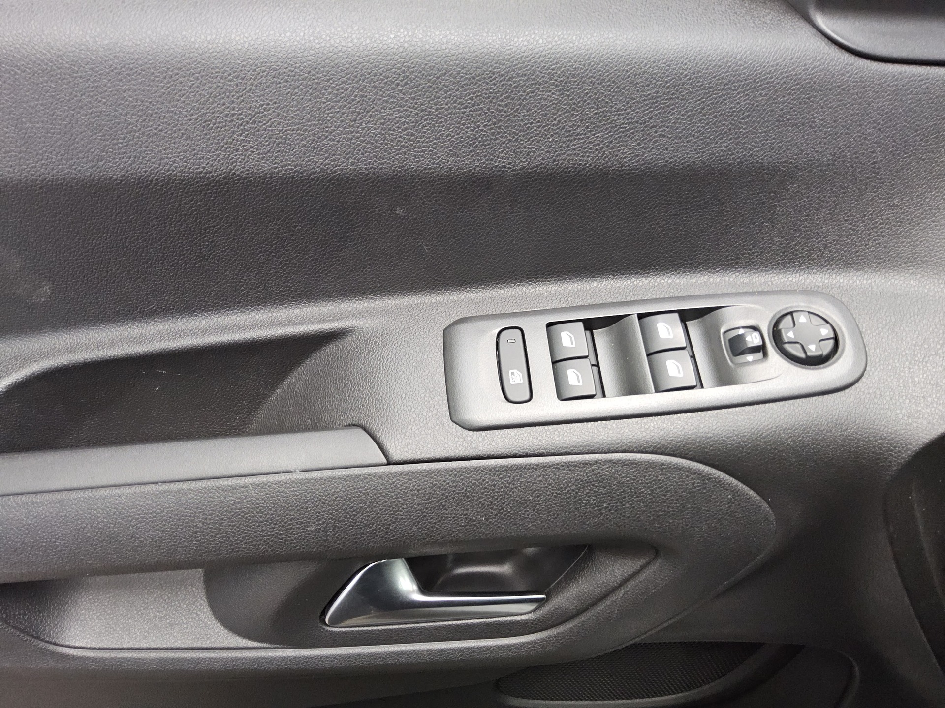 Opel Combo Life 1.5 D Edition 5-Sitzer Navi AHK PDC 9