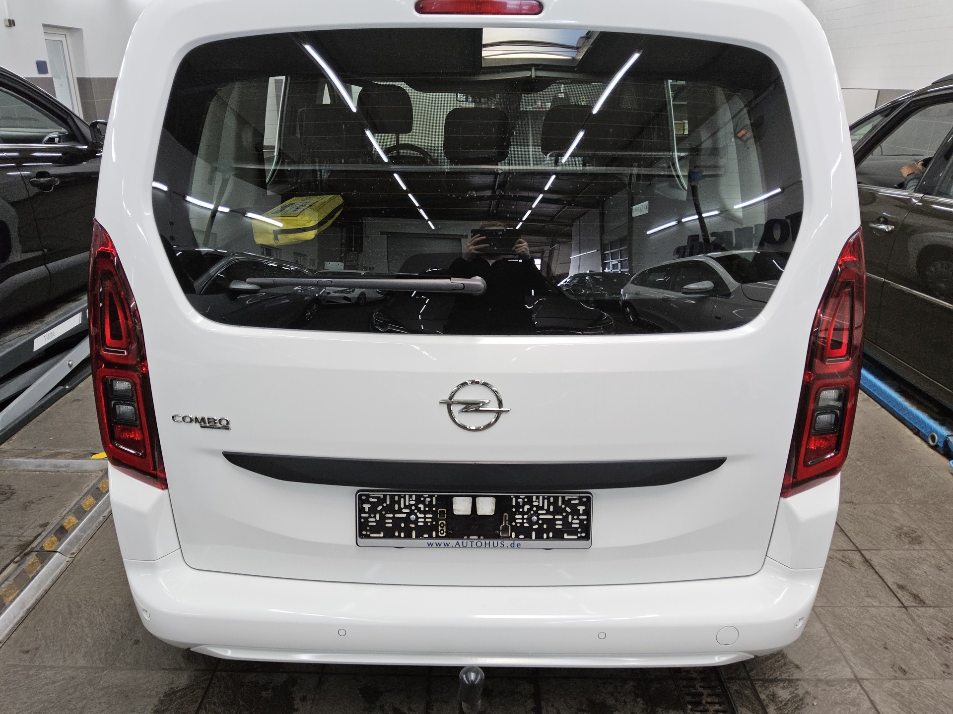 Opel Combo Life 1.5 D Edition 5-Sitzer Navi AHK PDC 10