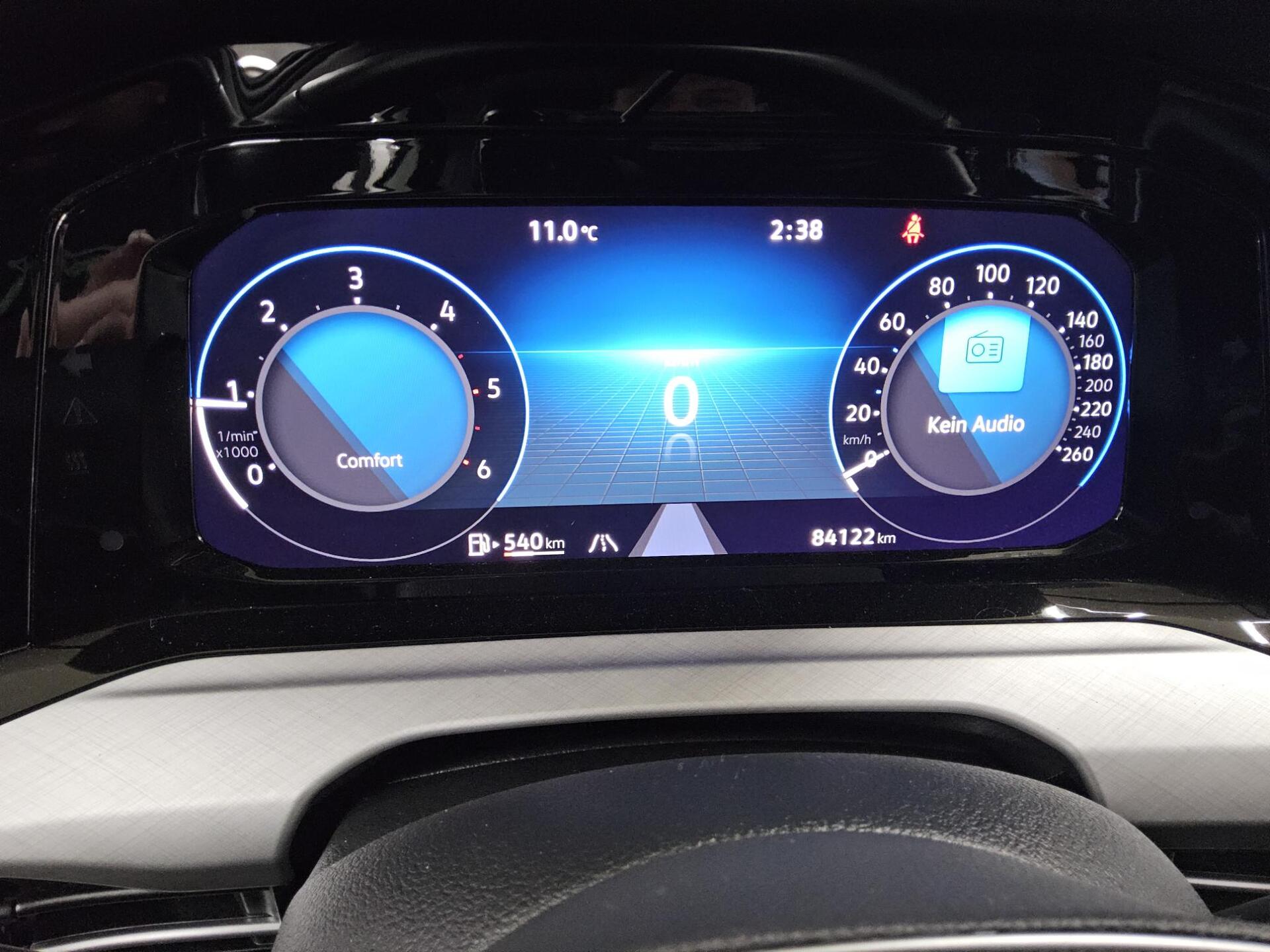 Volkswagen Golf-8 2.0 TDI Life LED Kamera AHK AID PDC 8