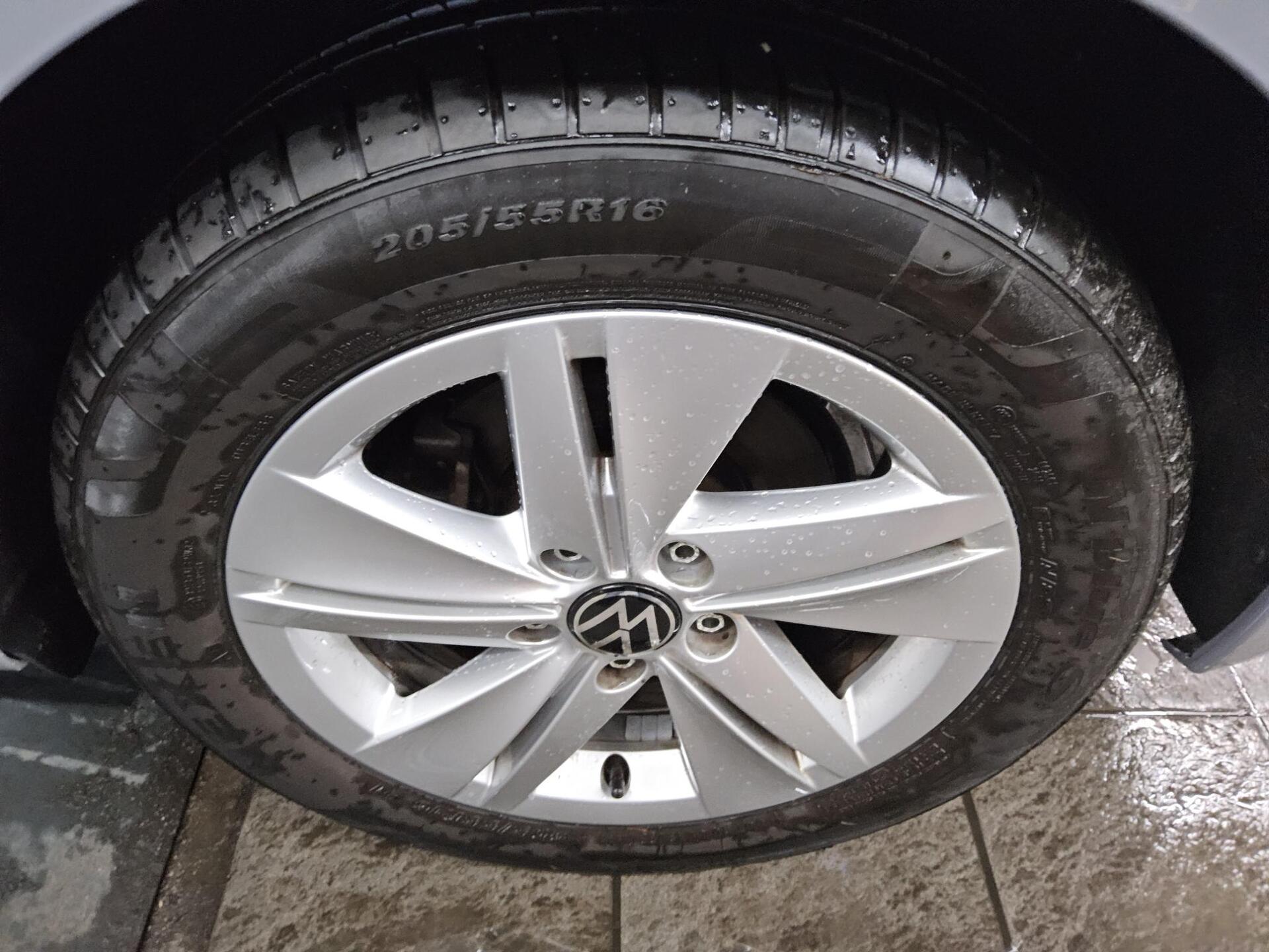 Volkswagen Golf-8 2.0 TDI Life LED Kamera AHK AID PDC 11