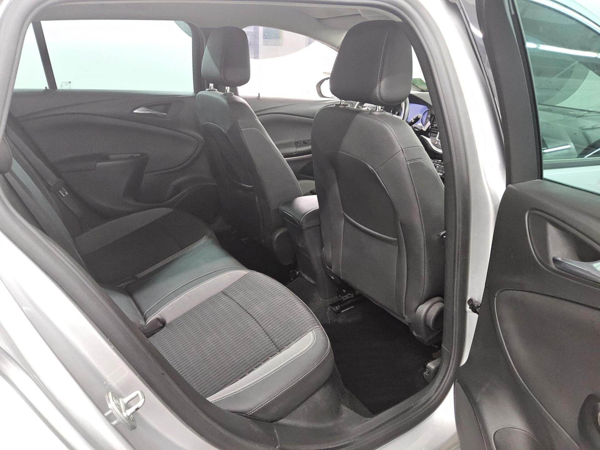 Opel Astra ST 1.5 D Business Elegance Navi LED RFK 13