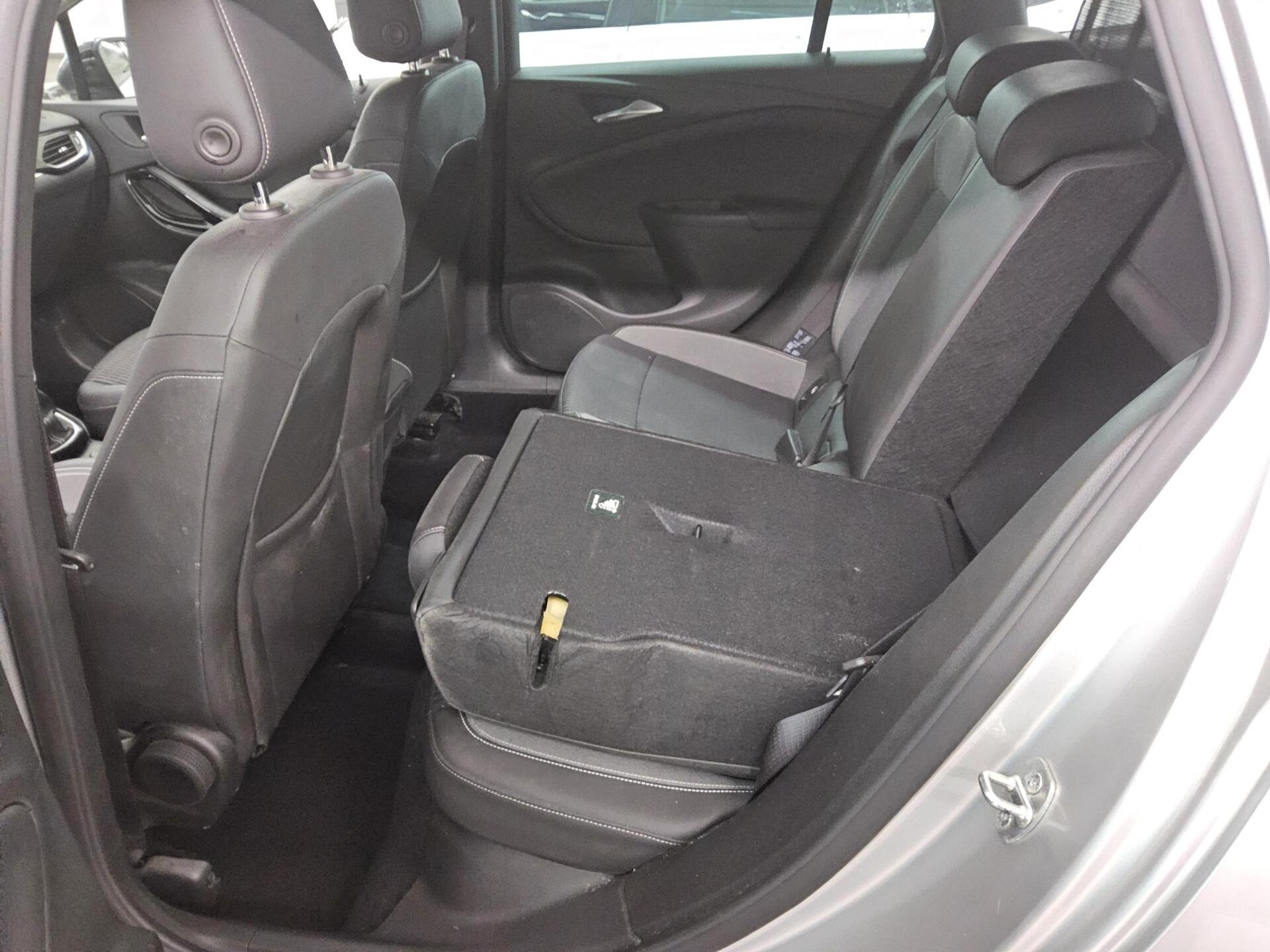 Opel Astra ST 1.5 D Business Elegance Navi LED RFK 12