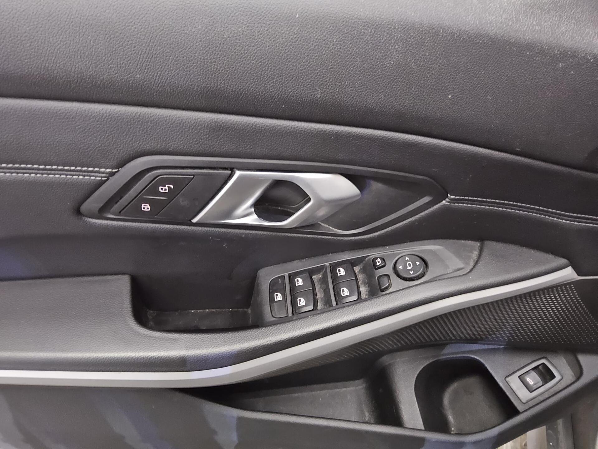 BMW 330dA Touring Advantage Navi Laser LC-Pro HuD 10