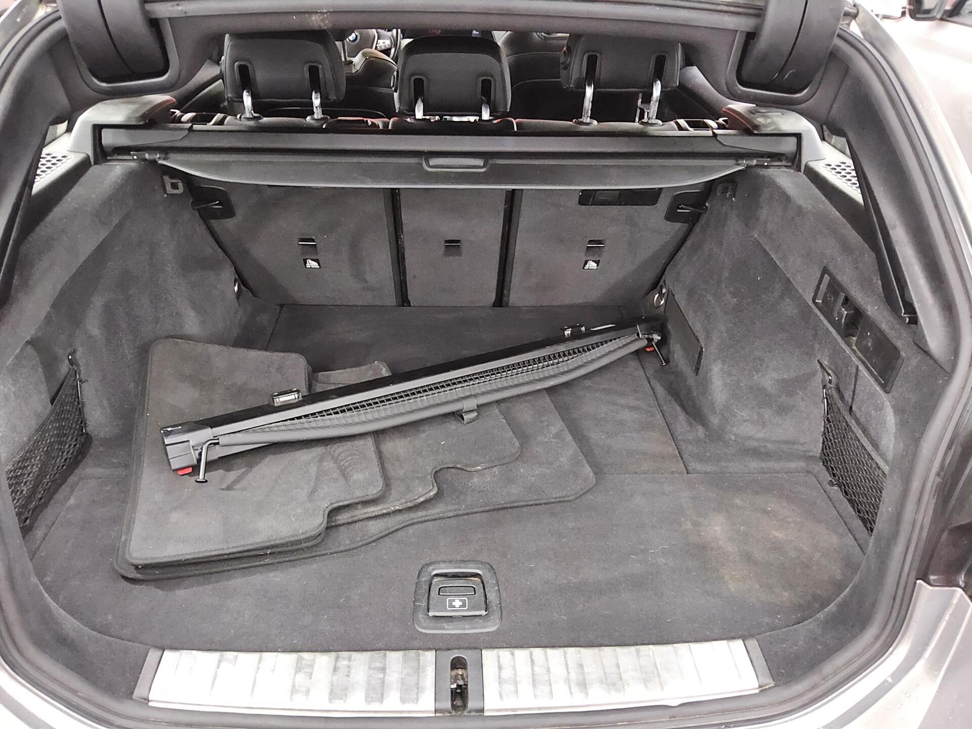 BMW 330dA Touring Advantage Navi Laser LC-Pro HuD 12