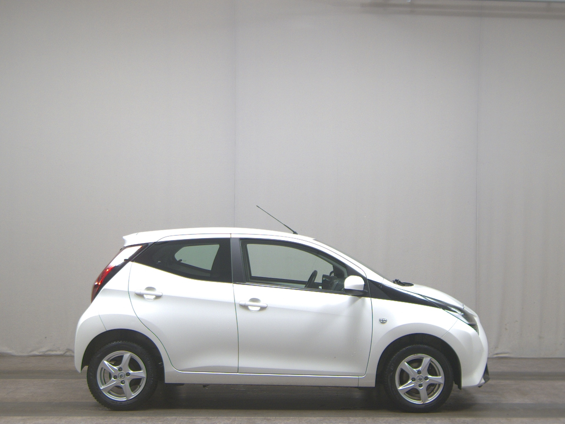 Toyota Aygo 1.0 x-Play 4-Türen Tempomat Shz