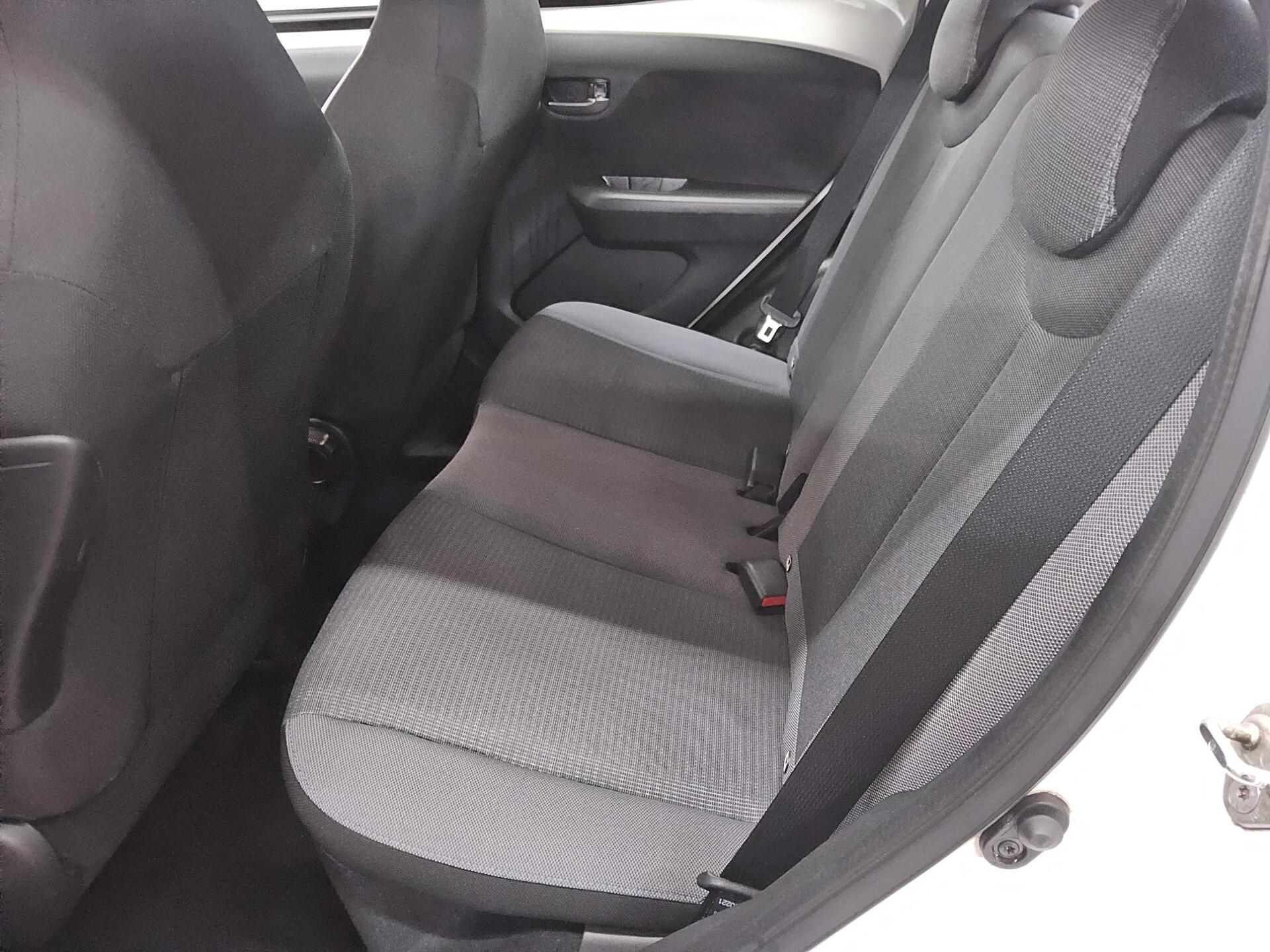 Toyota Aygo 1.0 x-Play 4-Türen Tempomat Shz 13