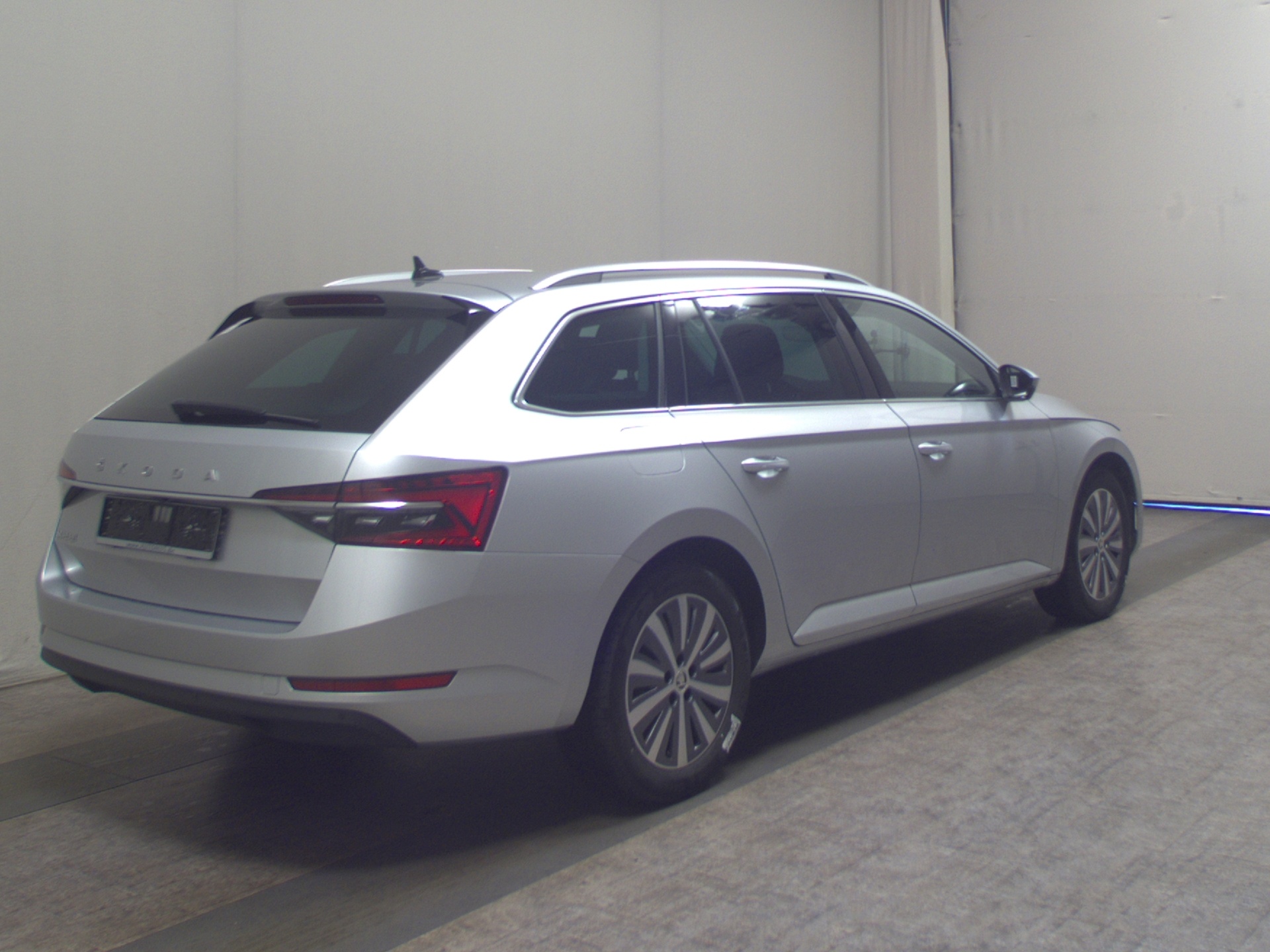 Skoda Superb Kombi 2.0 TDI Style Leder Navi vc LED RFK 4