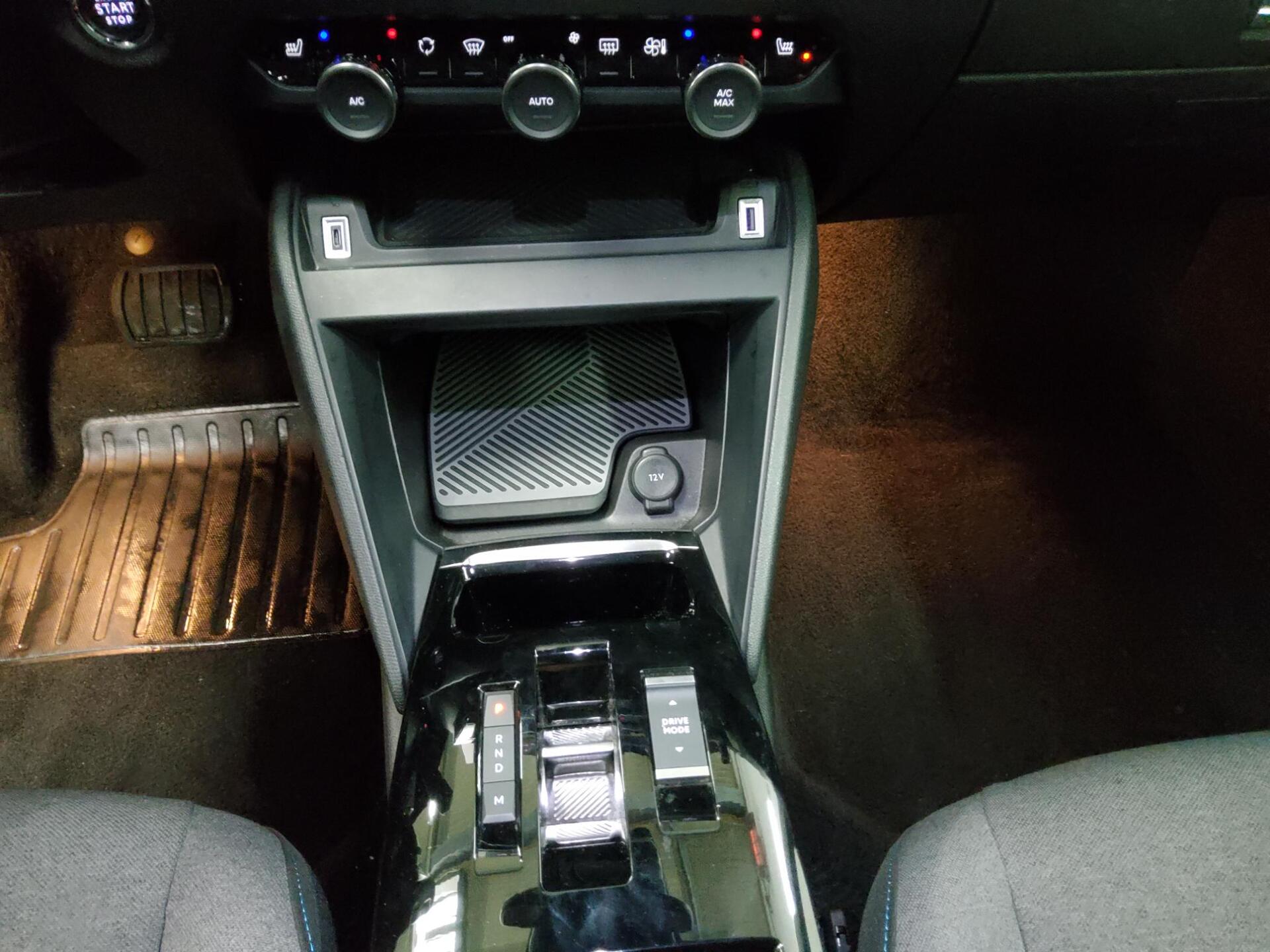 Citroën C4 1.5 BlueHDi 130 Max Navi LED HuD T-Leder 6