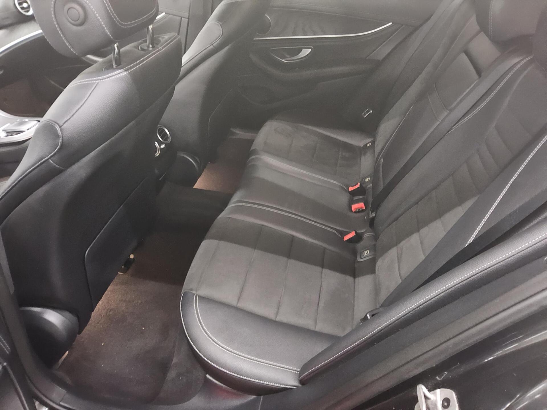 Mercedes-Benz E 300 T de AMG-Line Navi LED RfK Distronic+ AHK 13