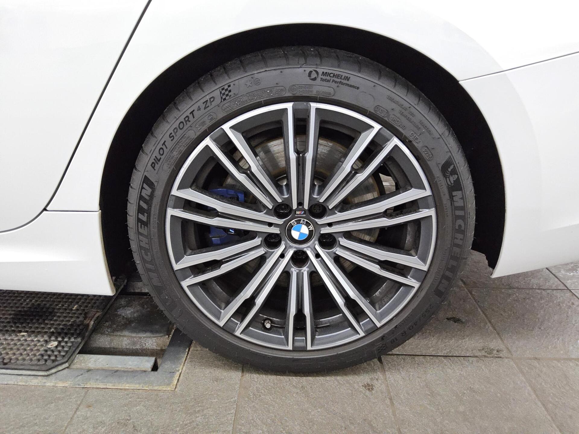 BMW 330iA Touring M-Sport Navi LED LC-Pro H-K DAB 11
