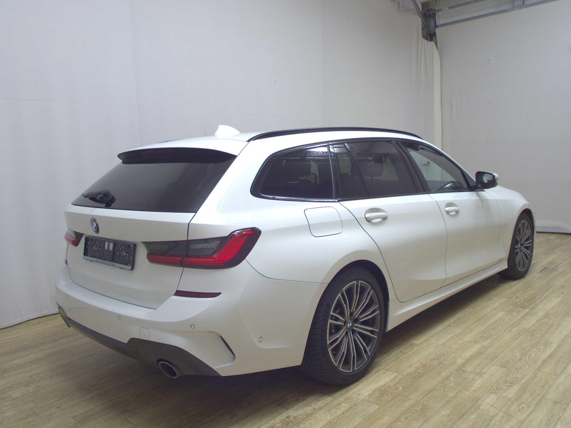 BMW 330iA Touring M-Sport Navi LED LC-Pro H-K DAB 4