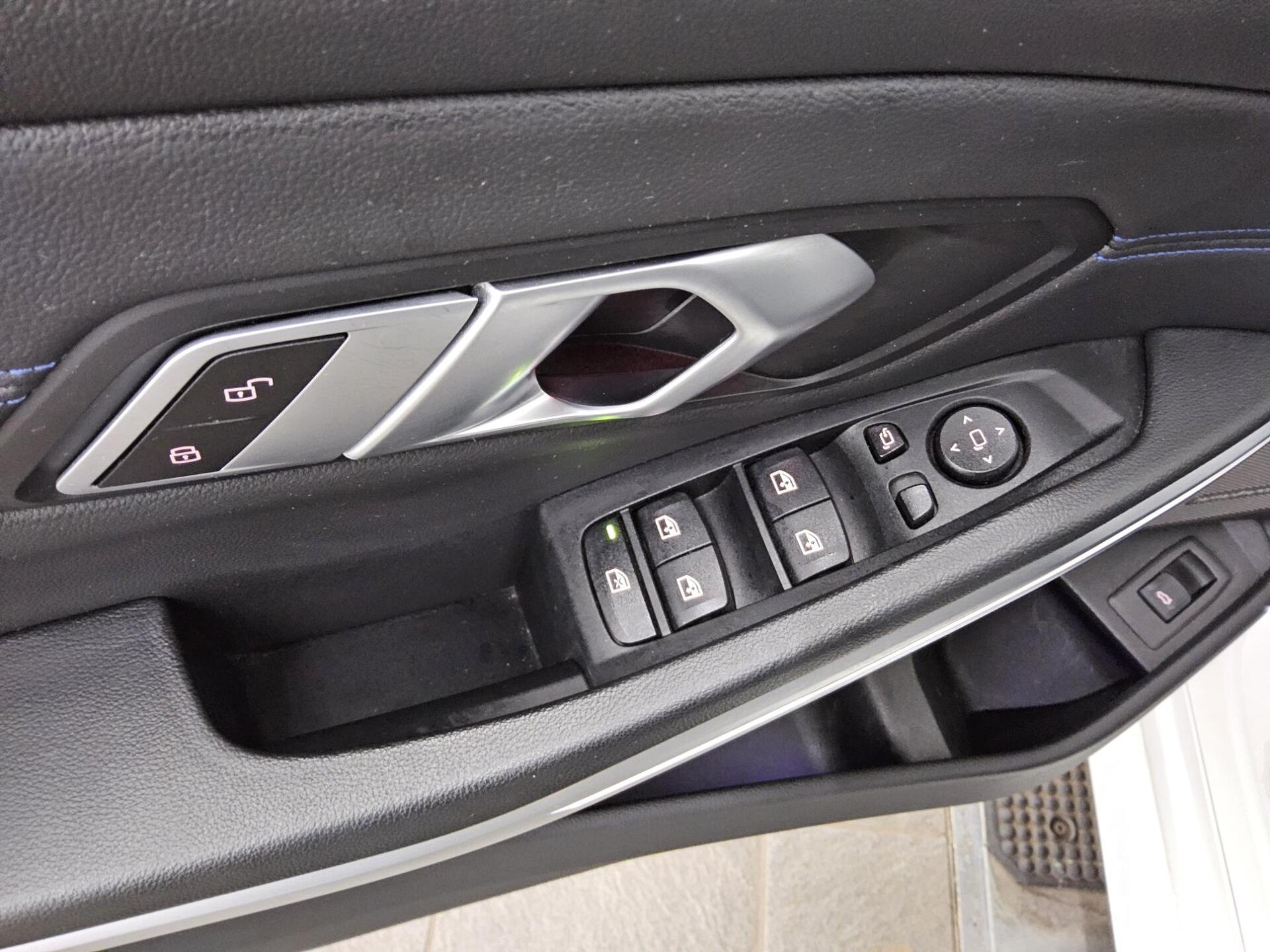 BMW 330iA Touring M-Sport Navi LED LC-Pro H-K DAB 10