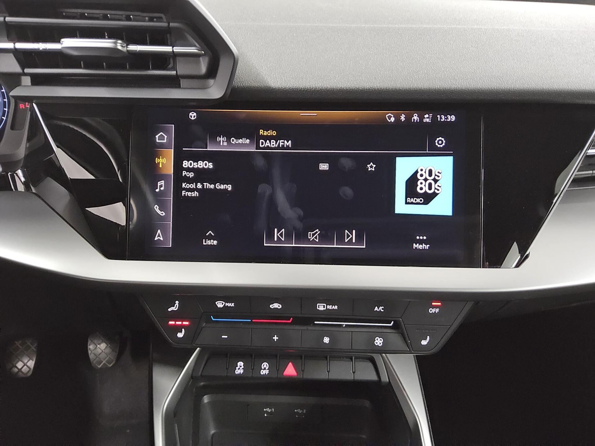 Audi A3 Sportback 30 TFSI Navi Vorb. vc LED AHK PDC 7