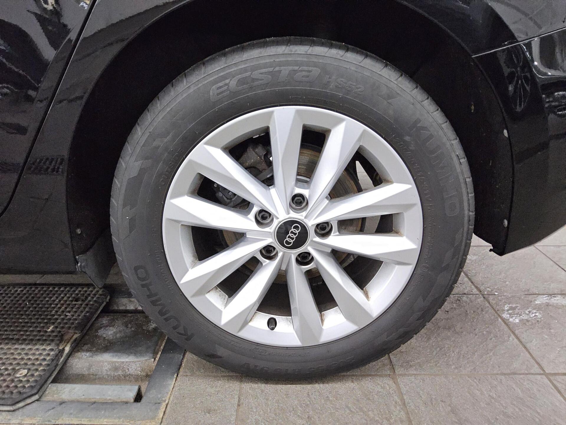 Audi A3 Sportback 30 TFSI Navi Vorb. vc LED AHK PDC 11