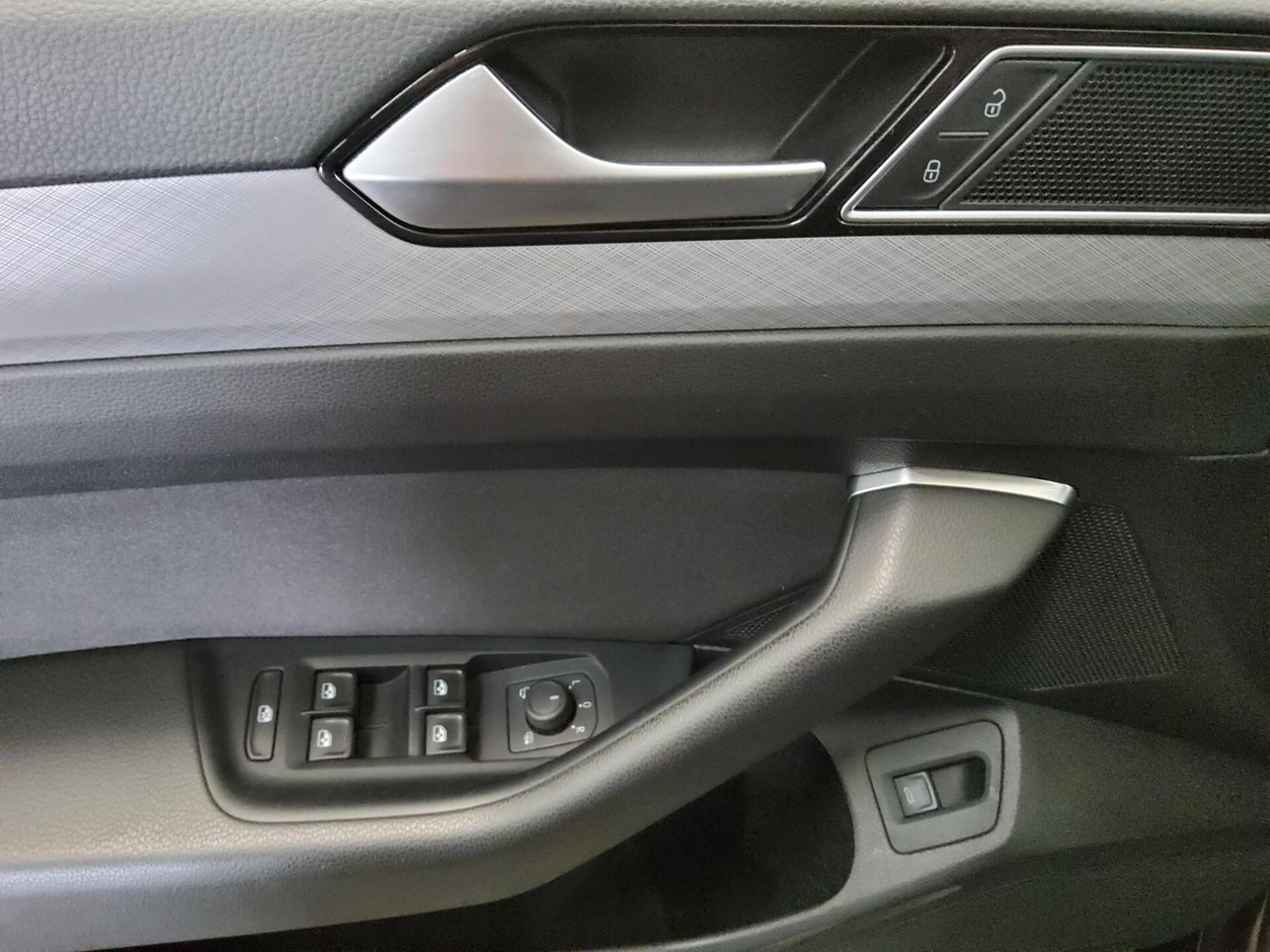 Volkswagen Passat Var. 2.0 TDI Business DigitalPro Kamera 10