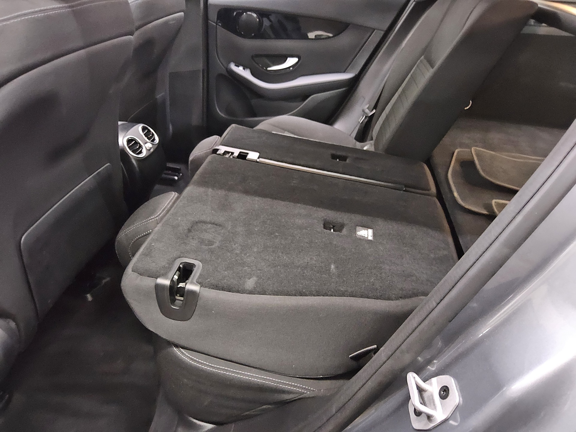 Mercedes-Benz GLC 200 d 4M Navi LED Panorama Kamera Tempomat 12