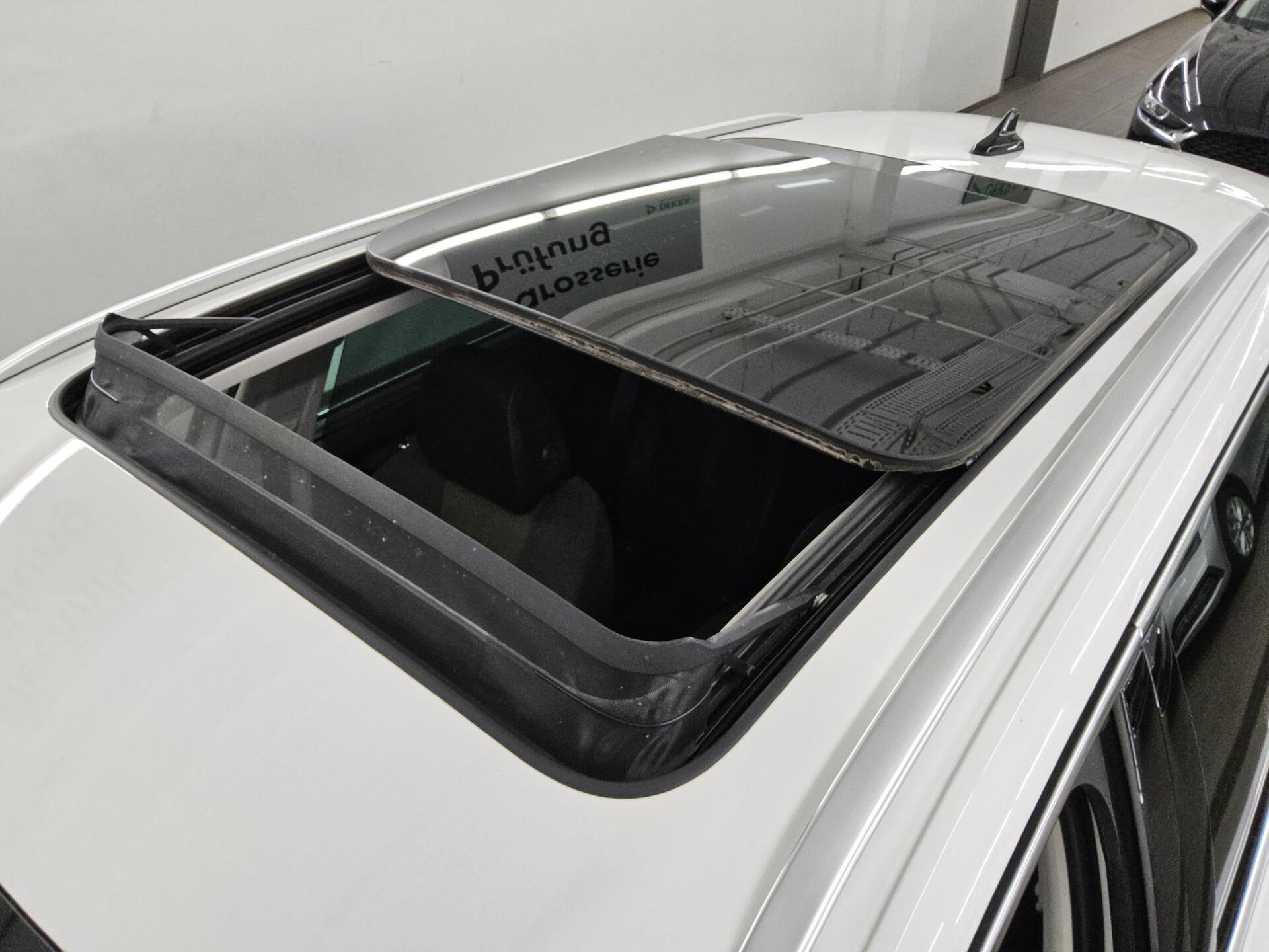 Skoda Octavia 2.0 TDI 4x4 Scout Navi LED vc Pano AHK 13