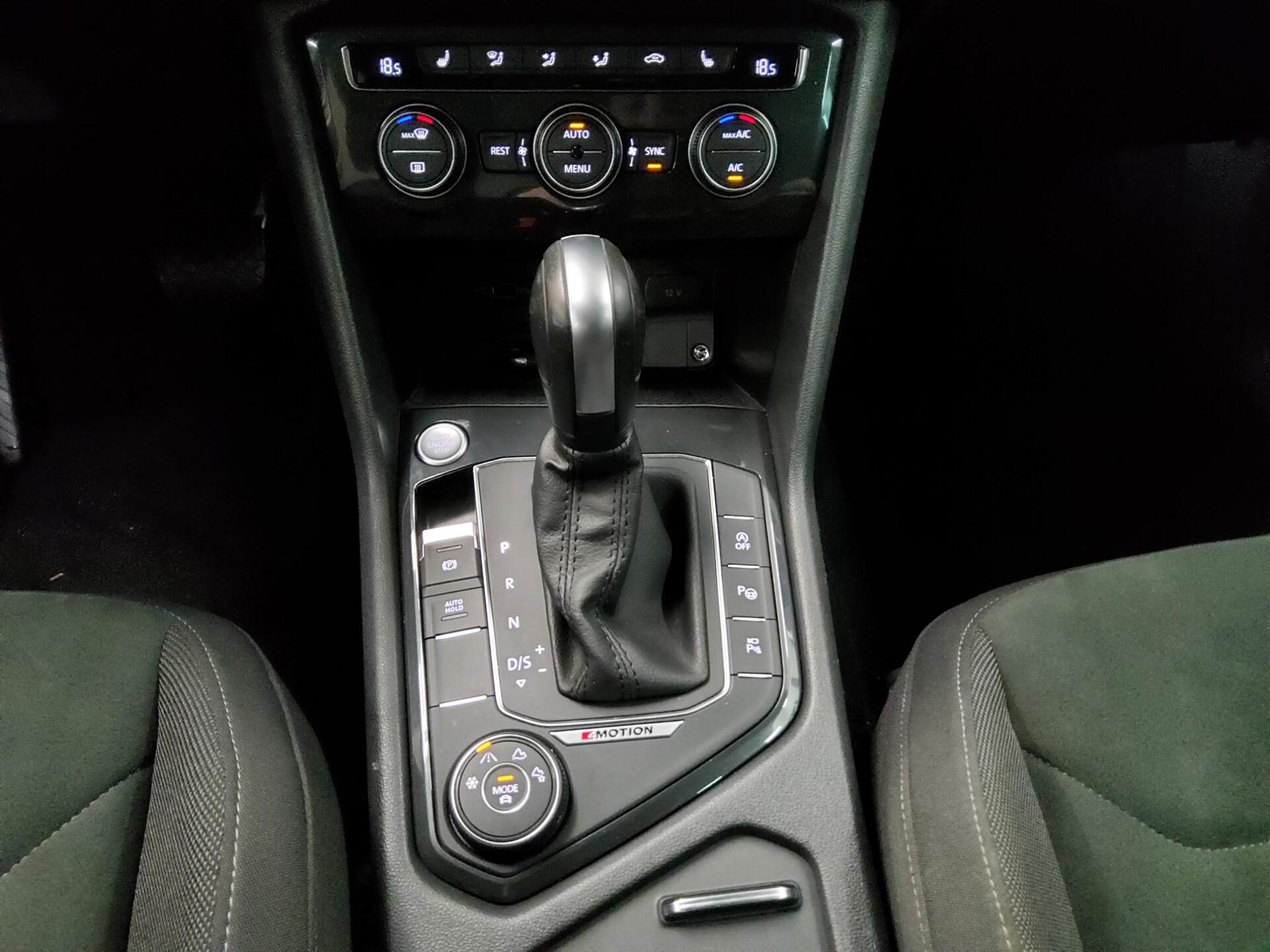 Volkswagen Tiguan 2.0 TSI 4M R-Line Navi LED AID RfK 4xShz 6