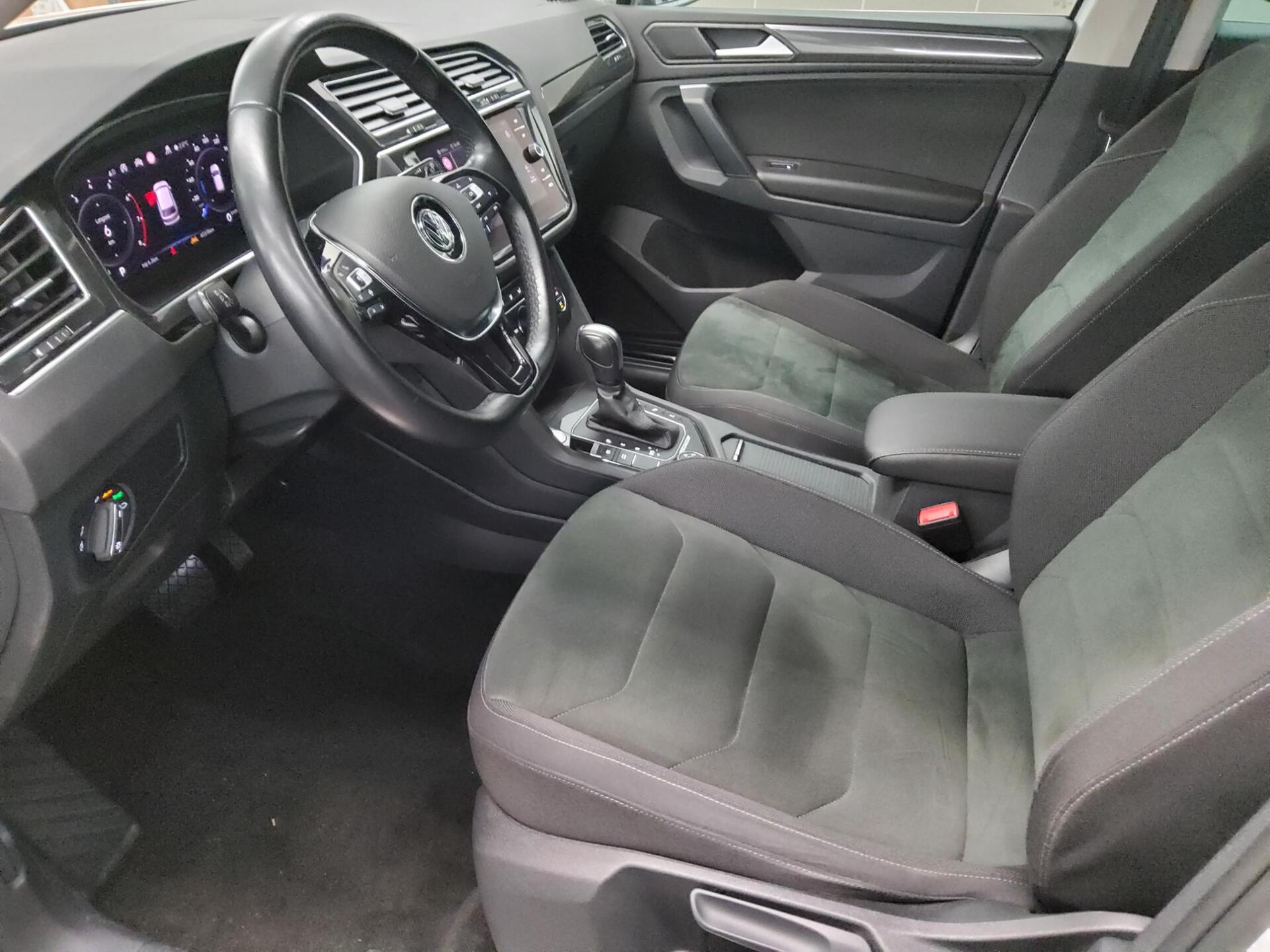 Volkswagen Tiguan 2.0 TSI 4M R-Line Navi LED AID RfK 4xShz 9