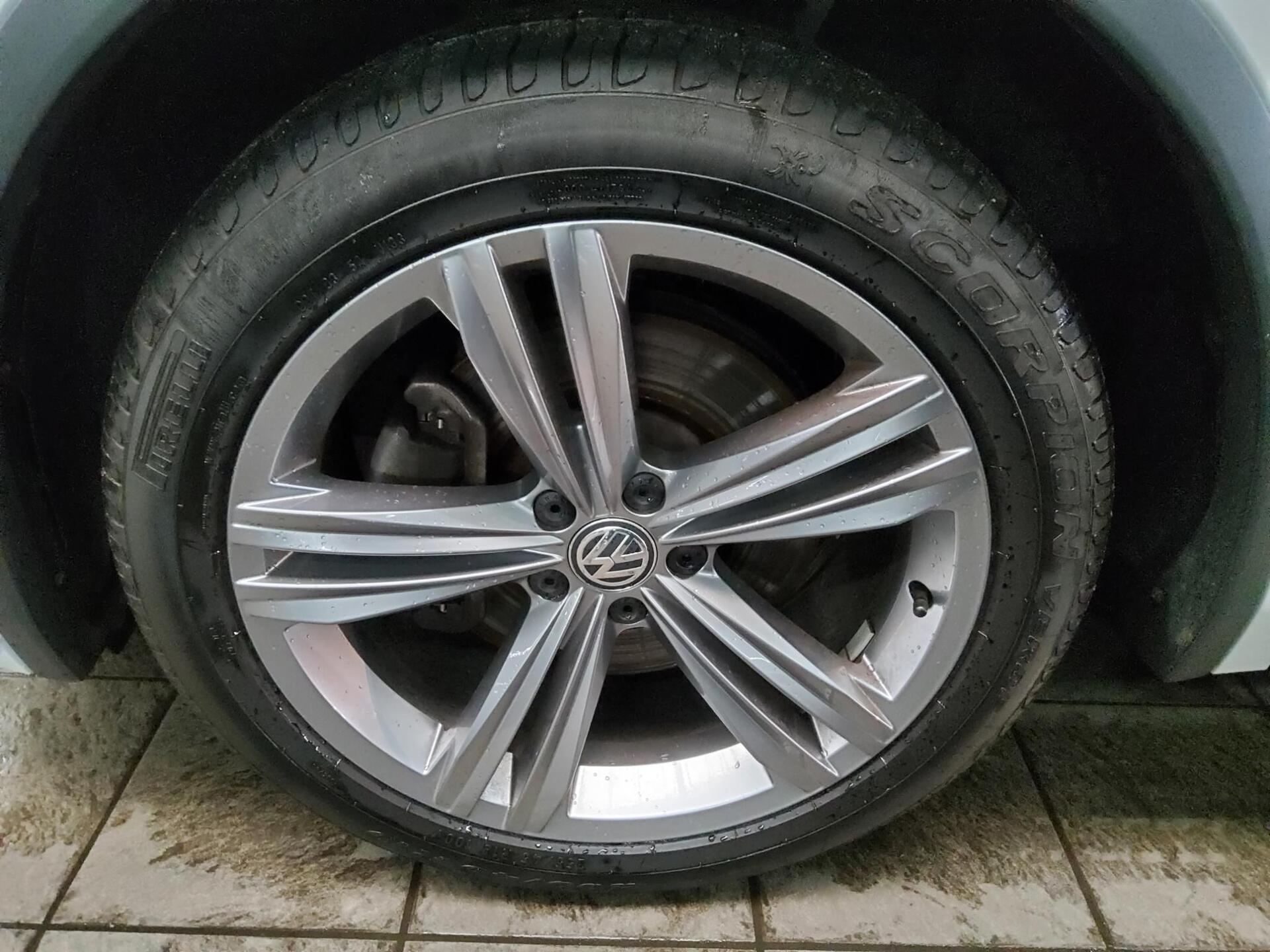 Volkswagen Tiguan 2.0 TSI 4M R-Line Navi LED AID RfK 4xShz 11