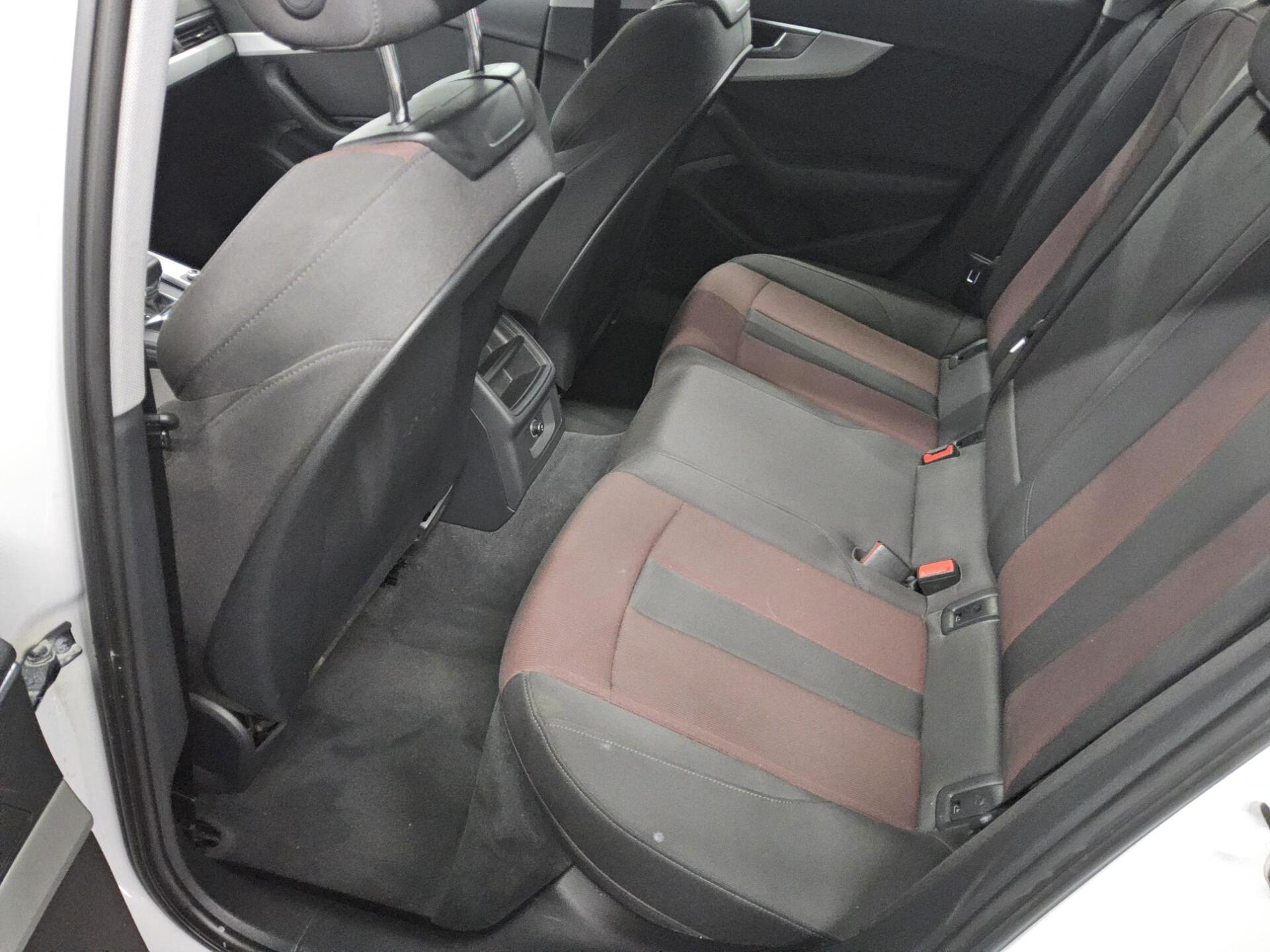 Audi A4 Avant 35 TDI Navi LED AHK PDC Memory Tempomat 13