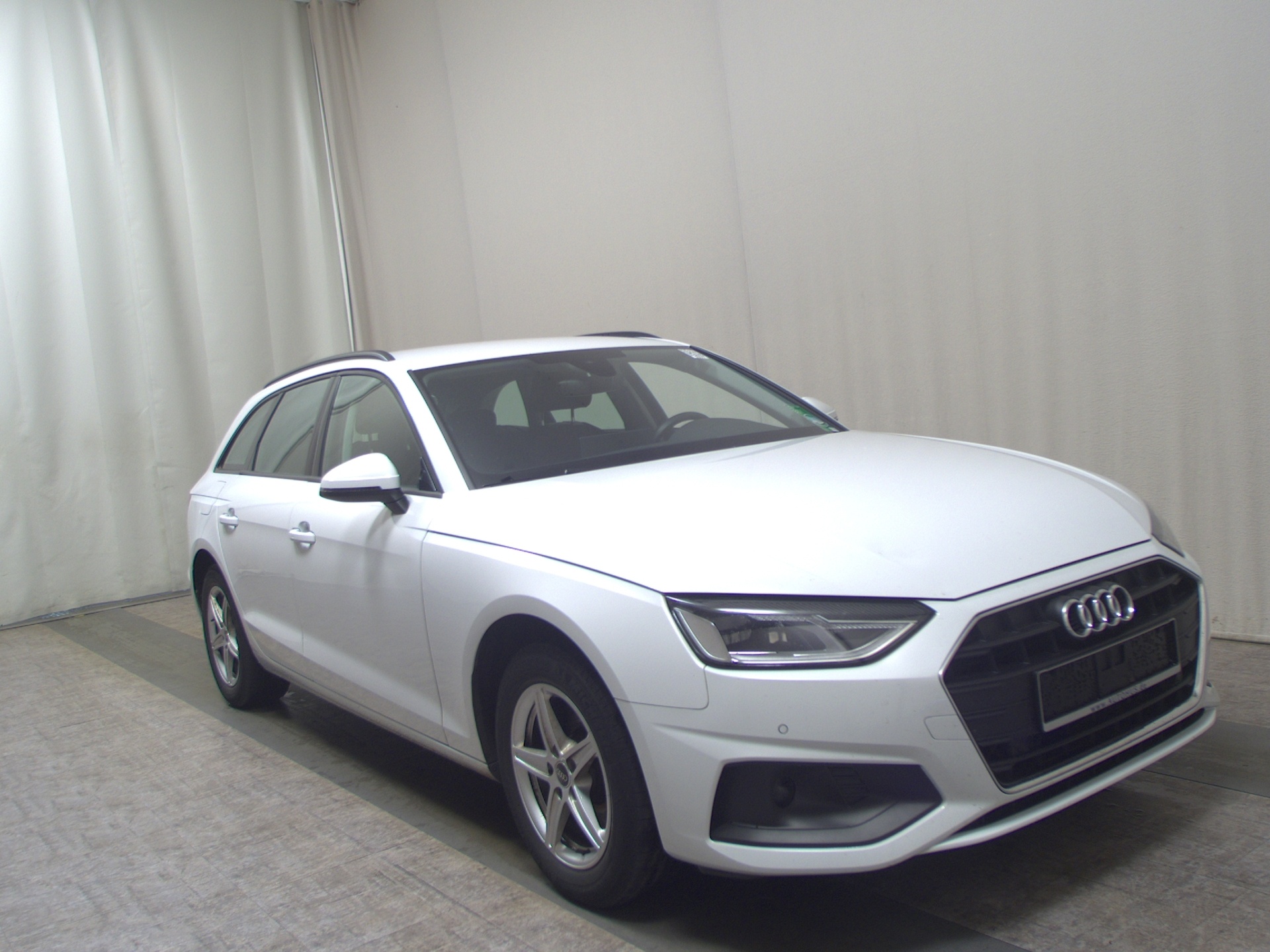 Audi A4 Avant 35 TDI Navi LED AHK PDC Memory Tempomat 3