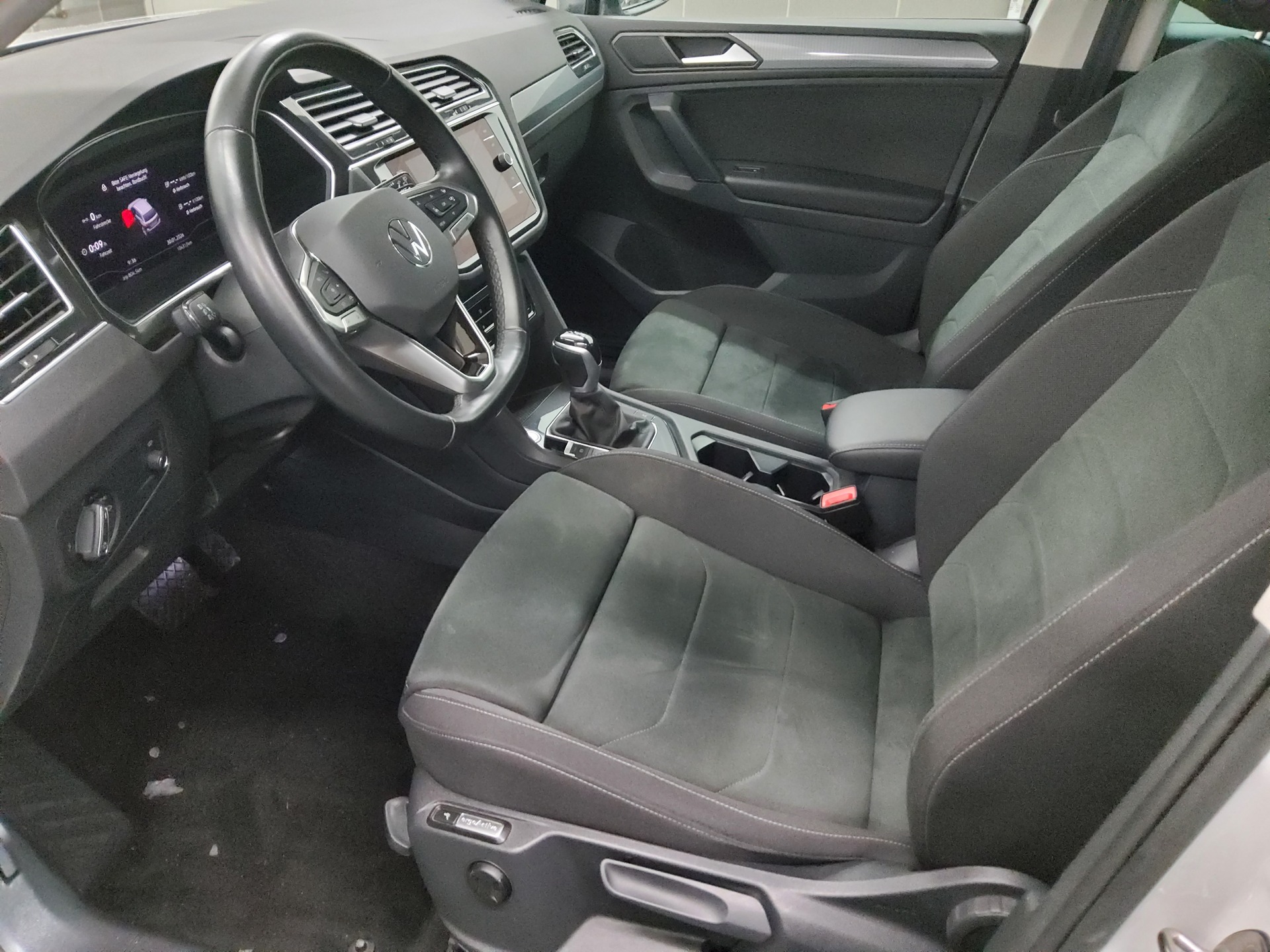 Volkswagen Tiguan 1.4 TSI e Life Navi LED AID HuD ACC PDC 9