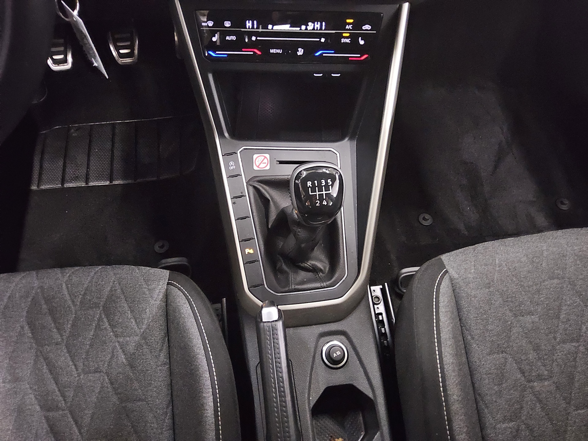 Volkswagen Polo 1.0 TSI Move Navi LED AID PDC SHZ DAB 6