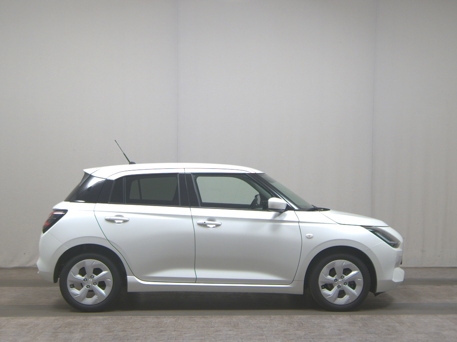 Suzuki Swift 1.2 Dualjet Mild-Hybrid Club Navi PDC RfK