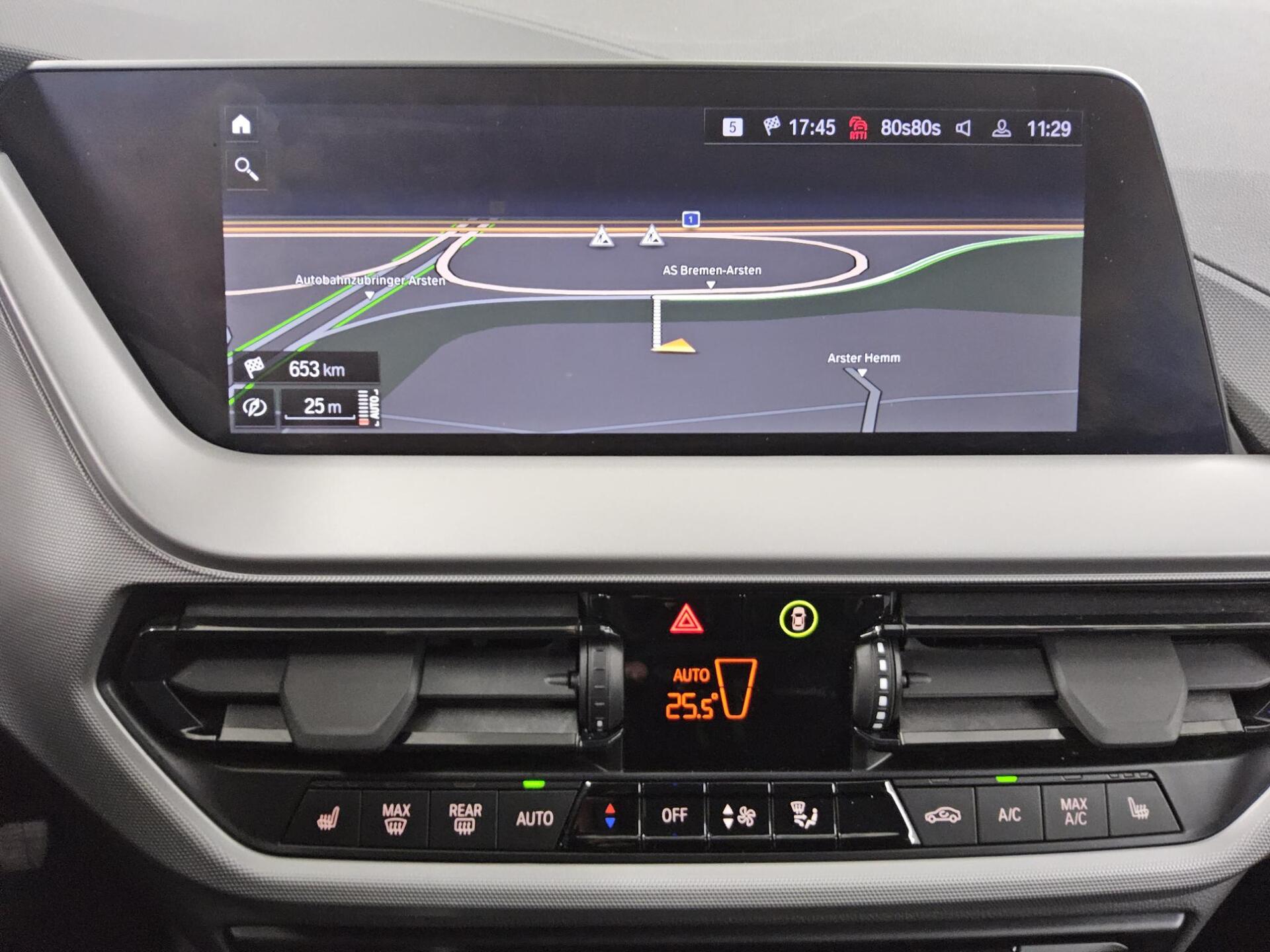 BMW 118i Advantage Navi LED LC-Pro Ambiente PDC SHZ 7