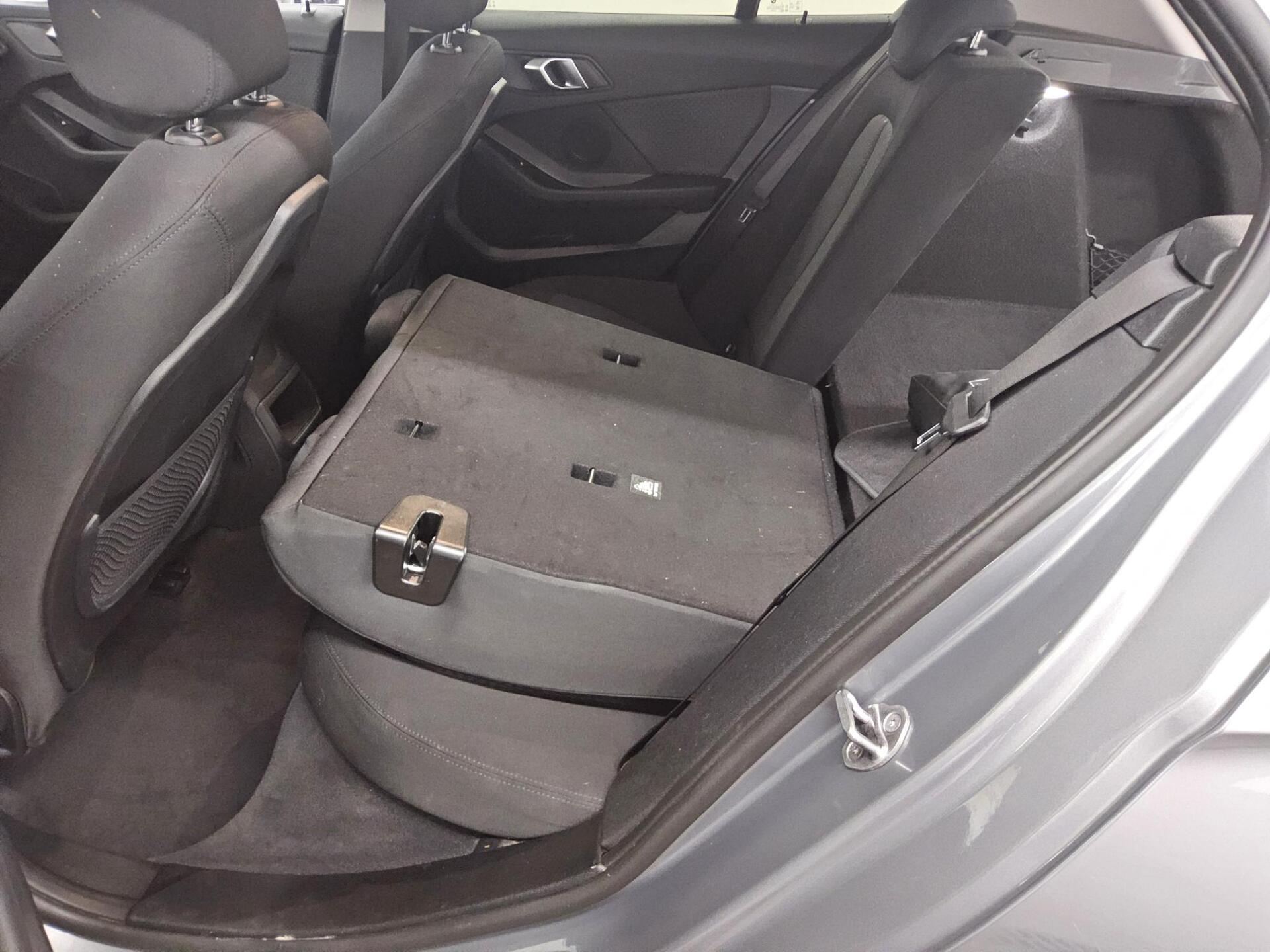 BMW 118i Advantage Navi LED LC-Pro Ambiente PDC SHZ 13