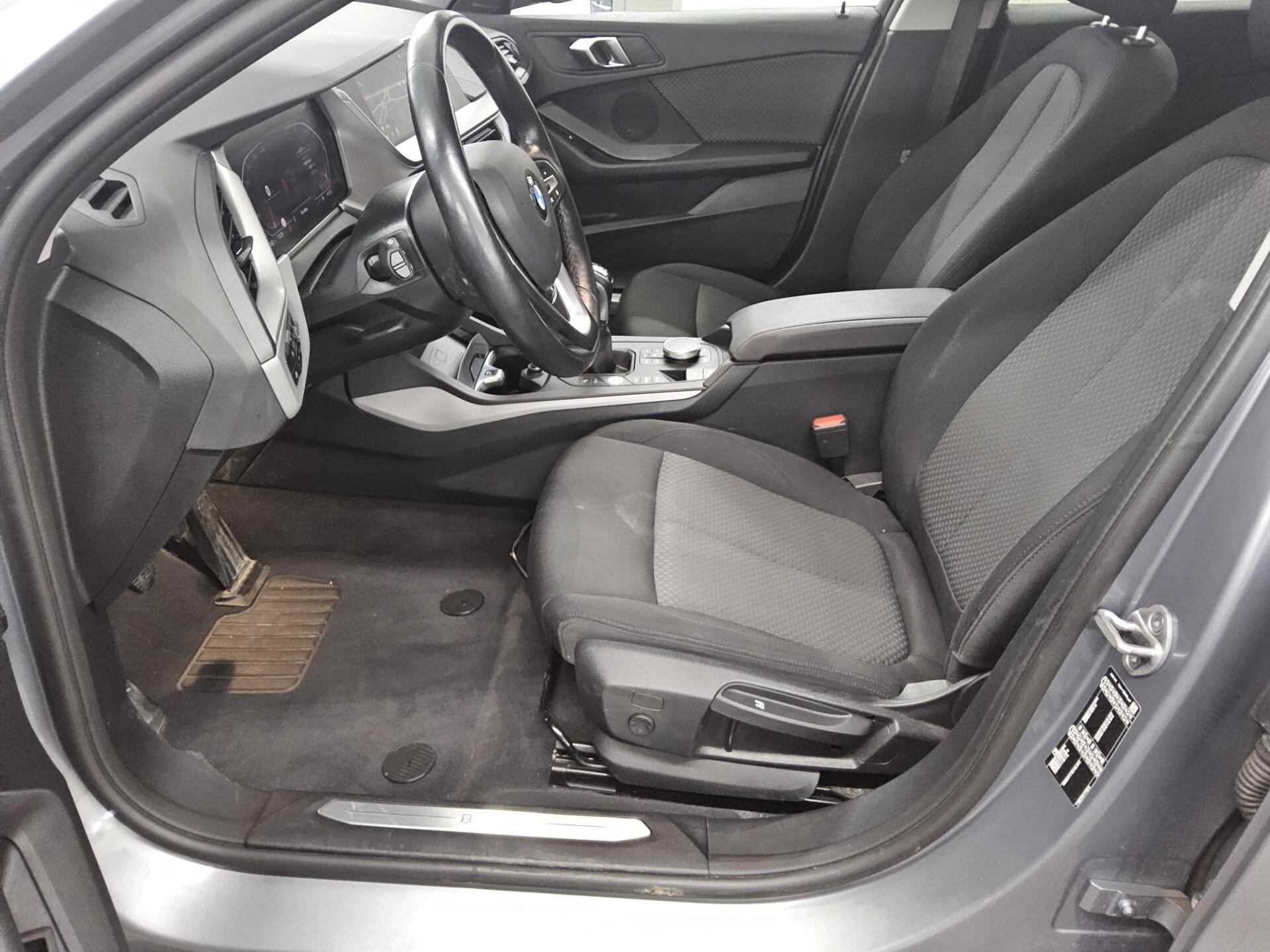 BMW 118i Advantage Navi LED LC-Pro Ambiente PDC SHZ 9