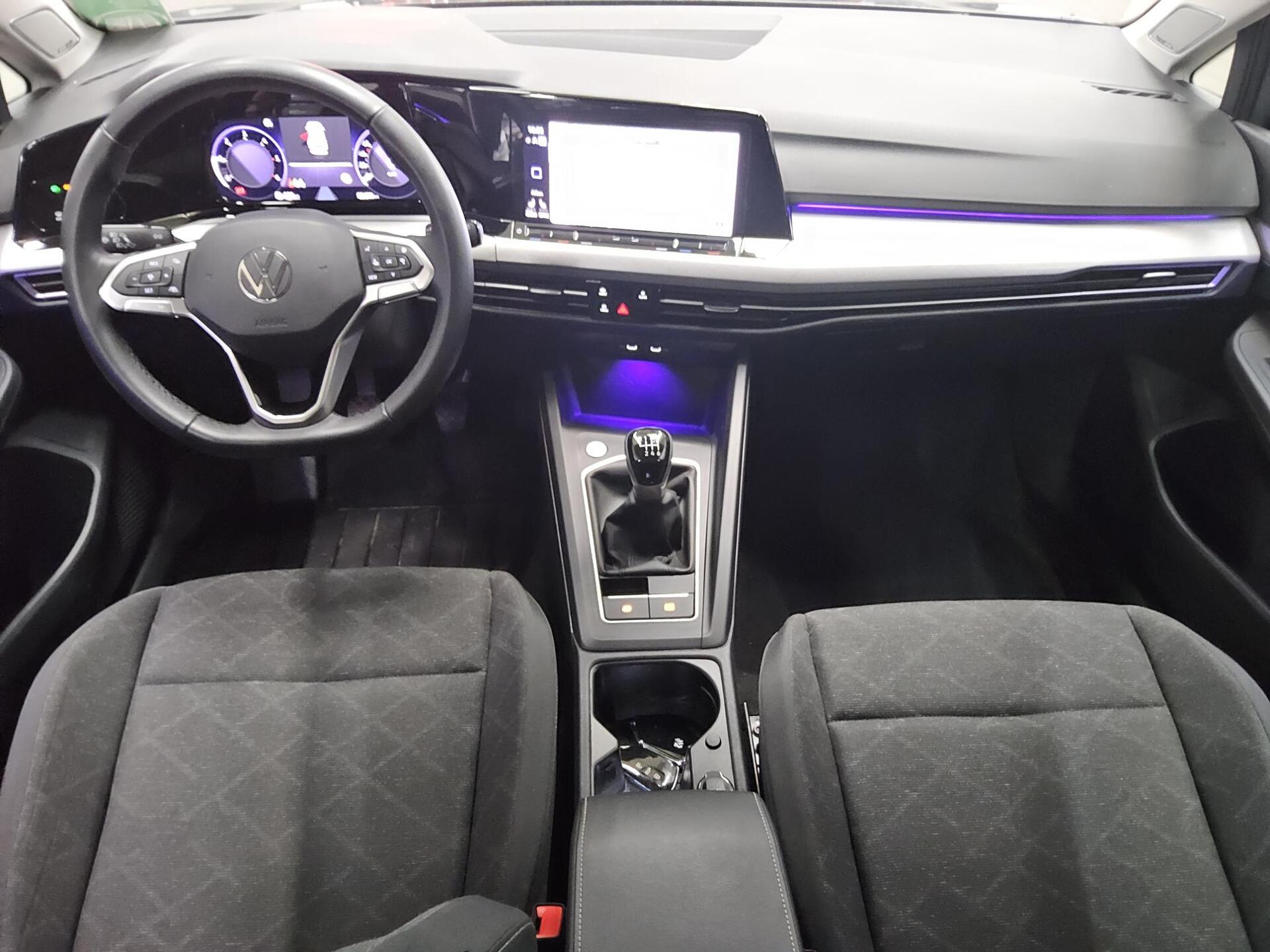 Volkswagen Golf-8 Var. 2.0 TDI Life Navi LED H-K  ACC Shz 5