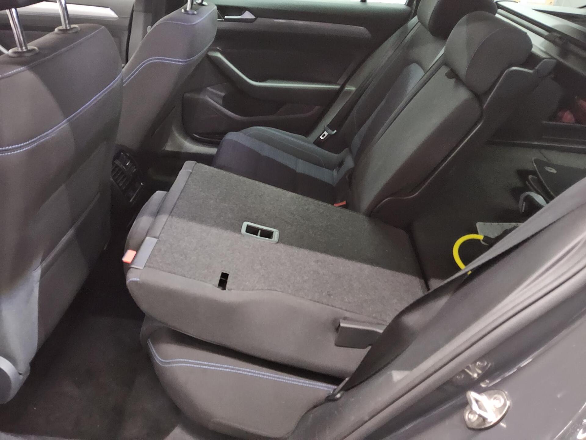 Volkswagen Passat Var. GTE 1.4 TSI Kamera ACC Matrix-LED 12