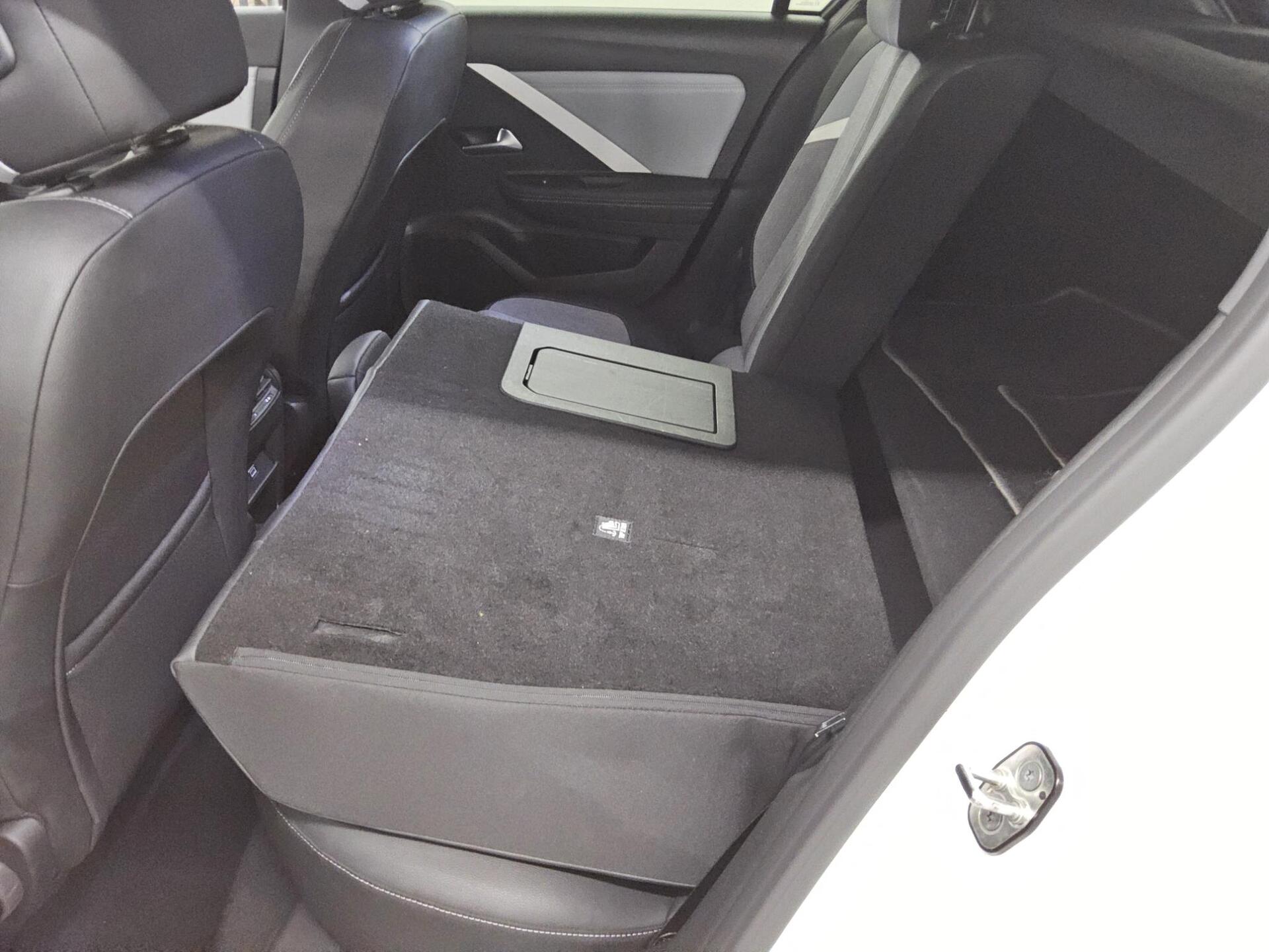 Opel Astra 1.5 D Business Elegance Navi LED vc RfK 13