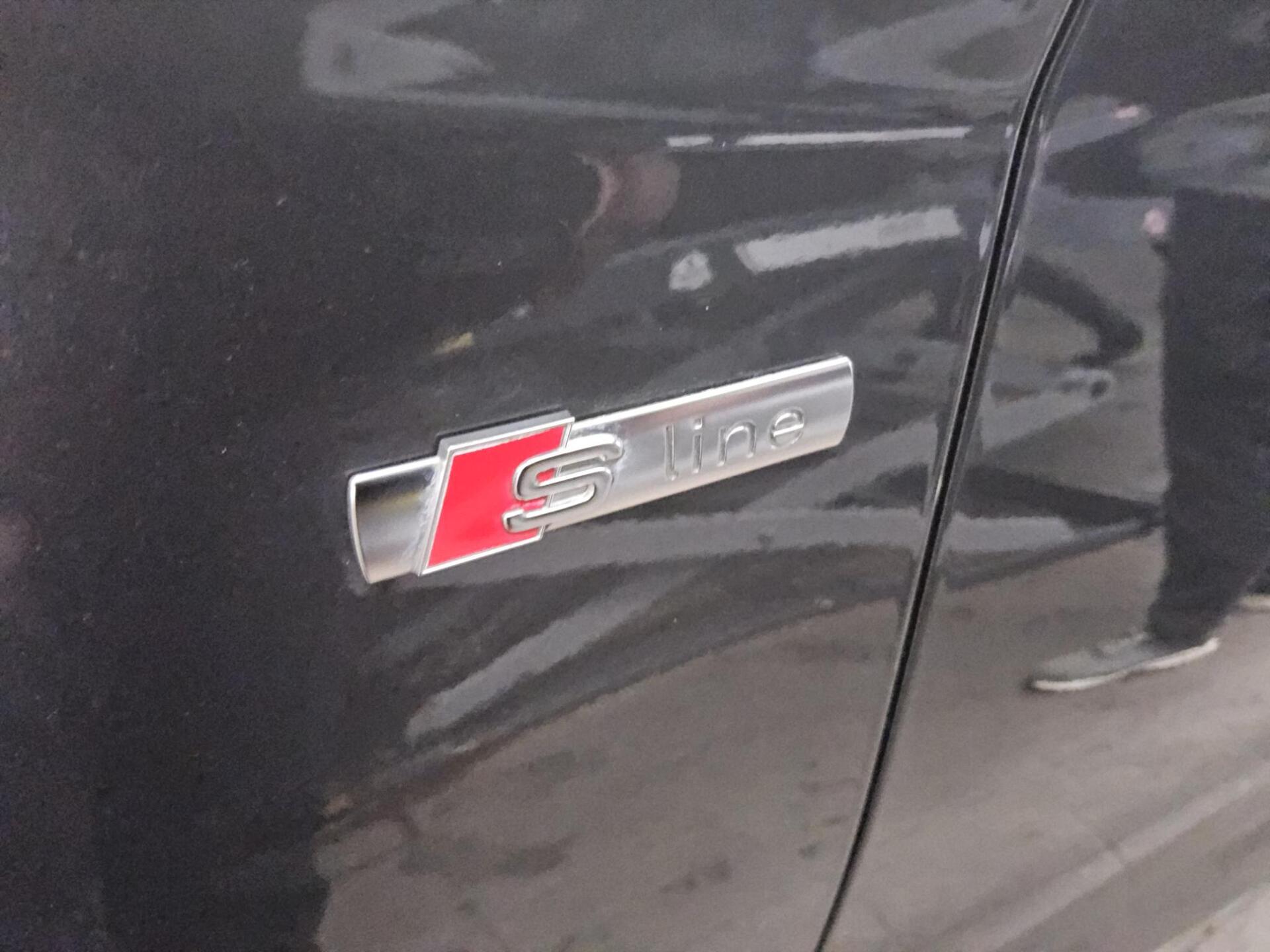 Audi Q5 50 TFSI e Qu. S-Line Raute Navi vc Matrix AHK 12