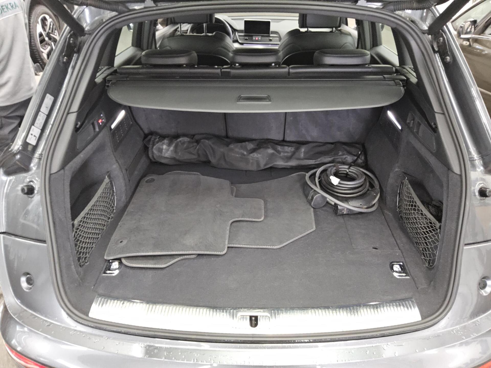 Audi Q5 50 TFSI e Qu. S-Line Raute Navi vc Matrix AHK 13