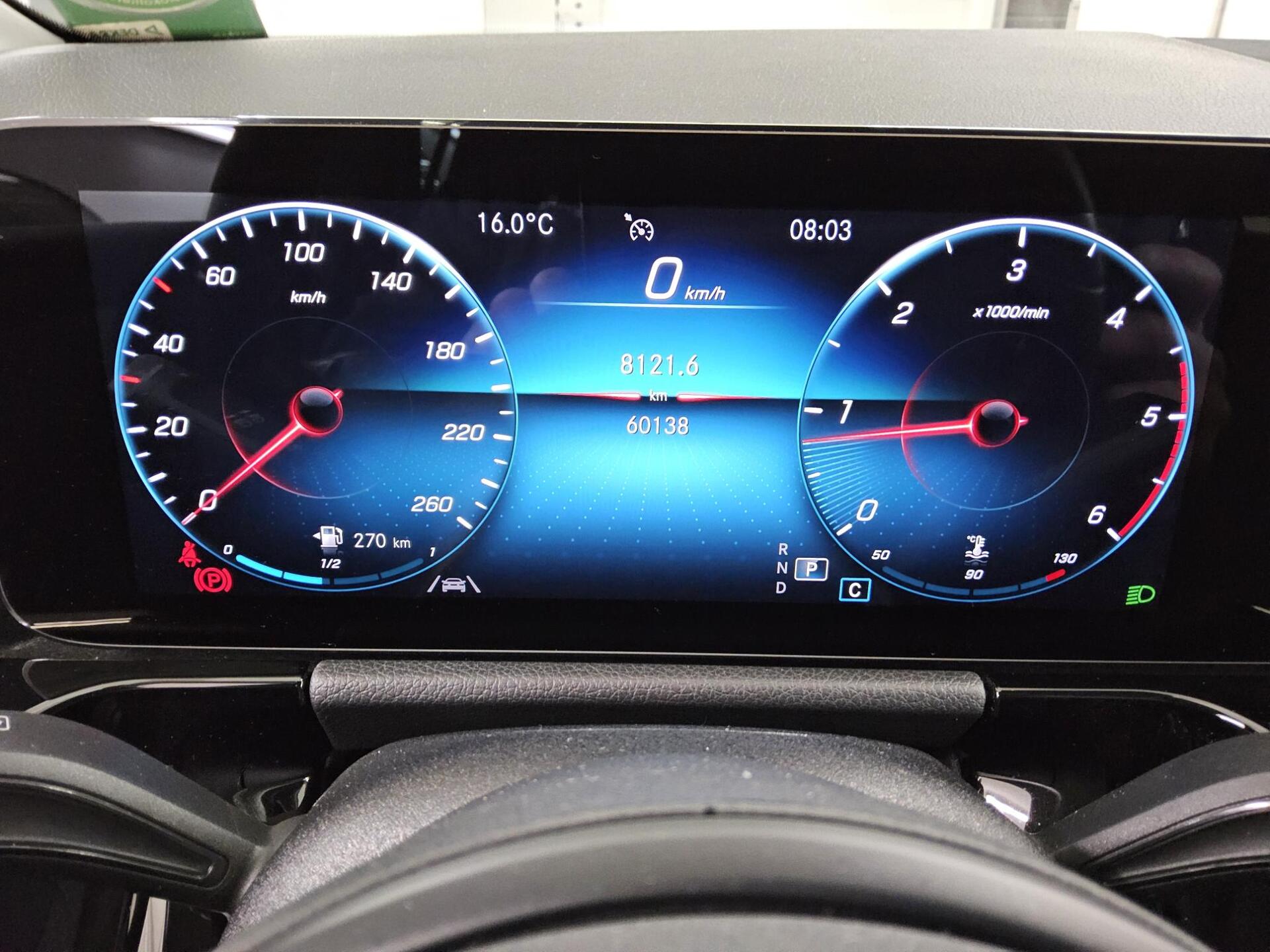 Mercedes-Benz GLA 180 d Style Navi MBUX+ RFK T-Leder 8