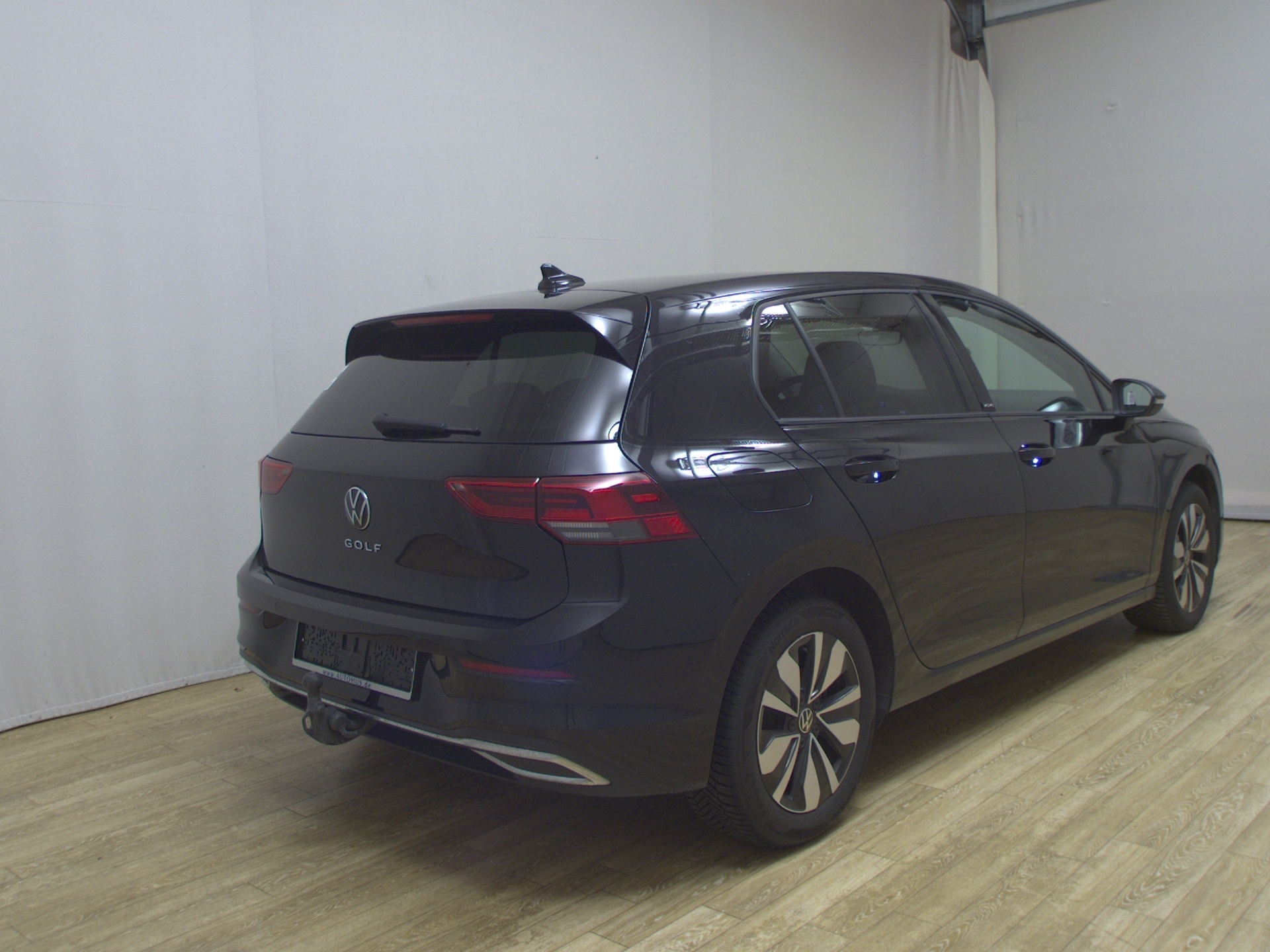 Volkswagen Golf-8 2.0 TDI Move Navi LED RfK AHK ACC PDC Shz 4