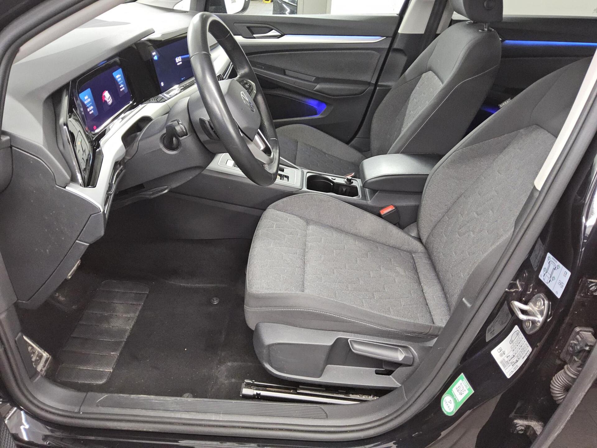 Volkswagen Golf-8 2.0 TDI Move Navi LED AHK AID ACC RFK 9