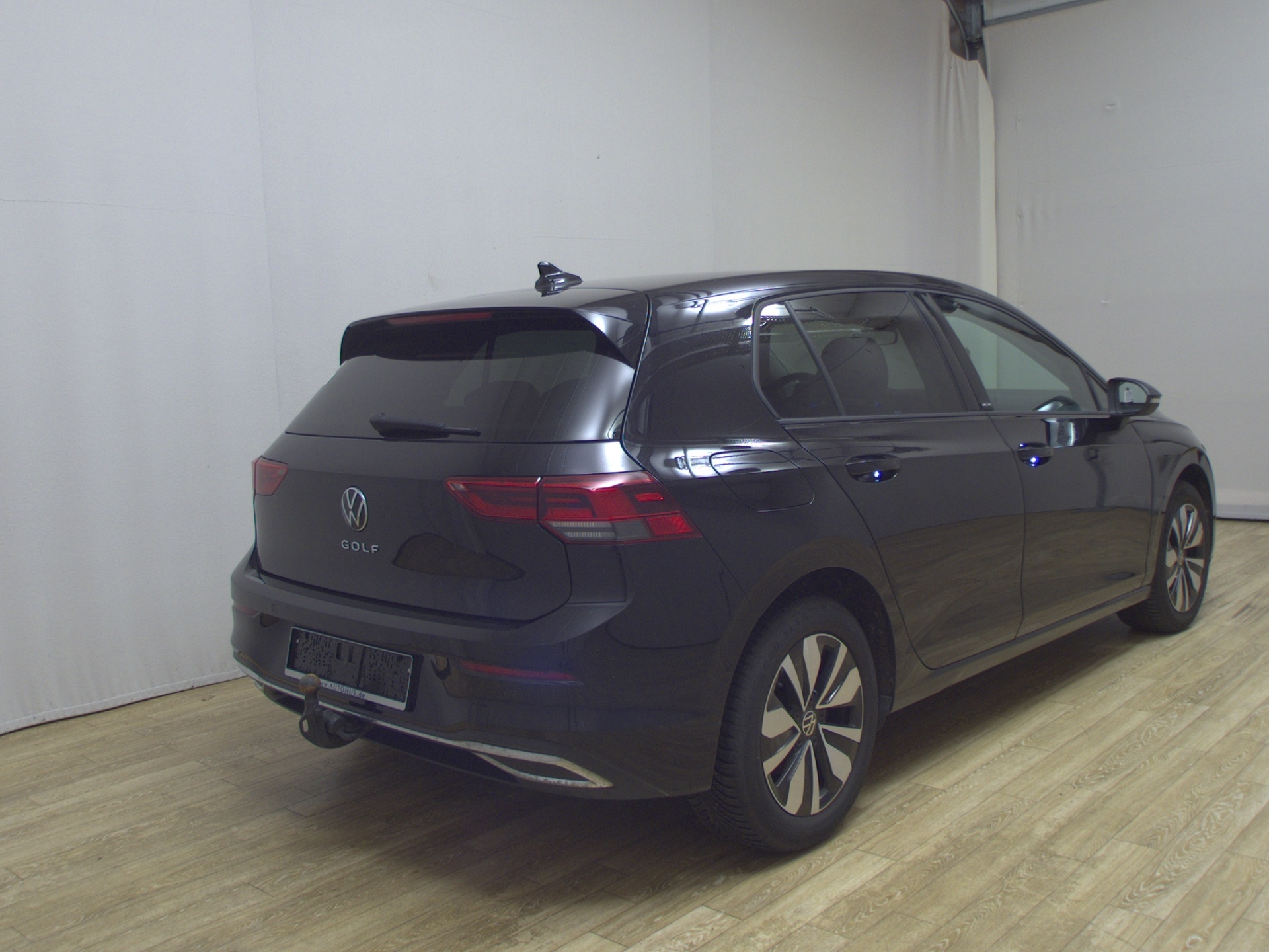 Volkswagen Golf-8 2.0 TDI Move Navi LED AHK AID ACC RFK 4