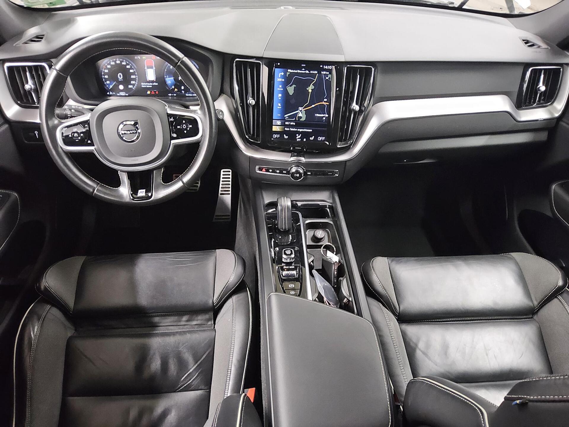 Volvo XC60 B4 D AWD R-Design Navi LED RfK AHK PDC Shz 5