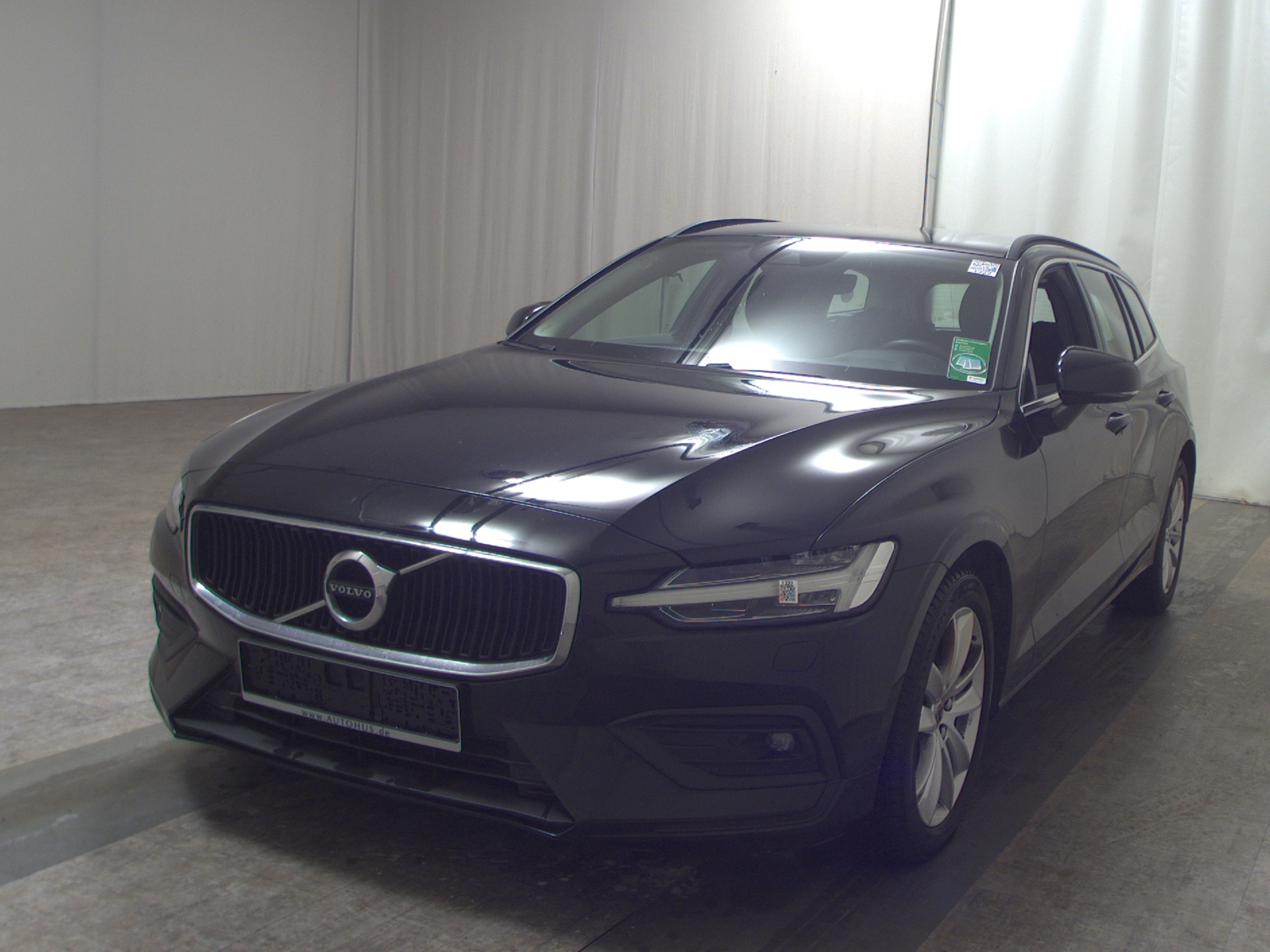 Volvo V60 B4 D Momentum Pro AHK Navi LED 2