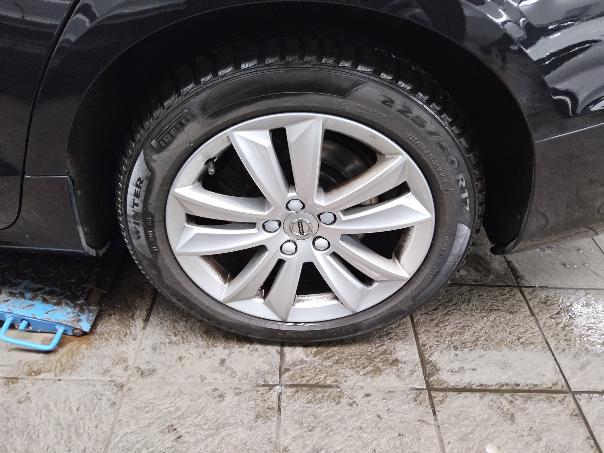 Volvo V60 B4 D Momentum Pro AHK Navi LED 11