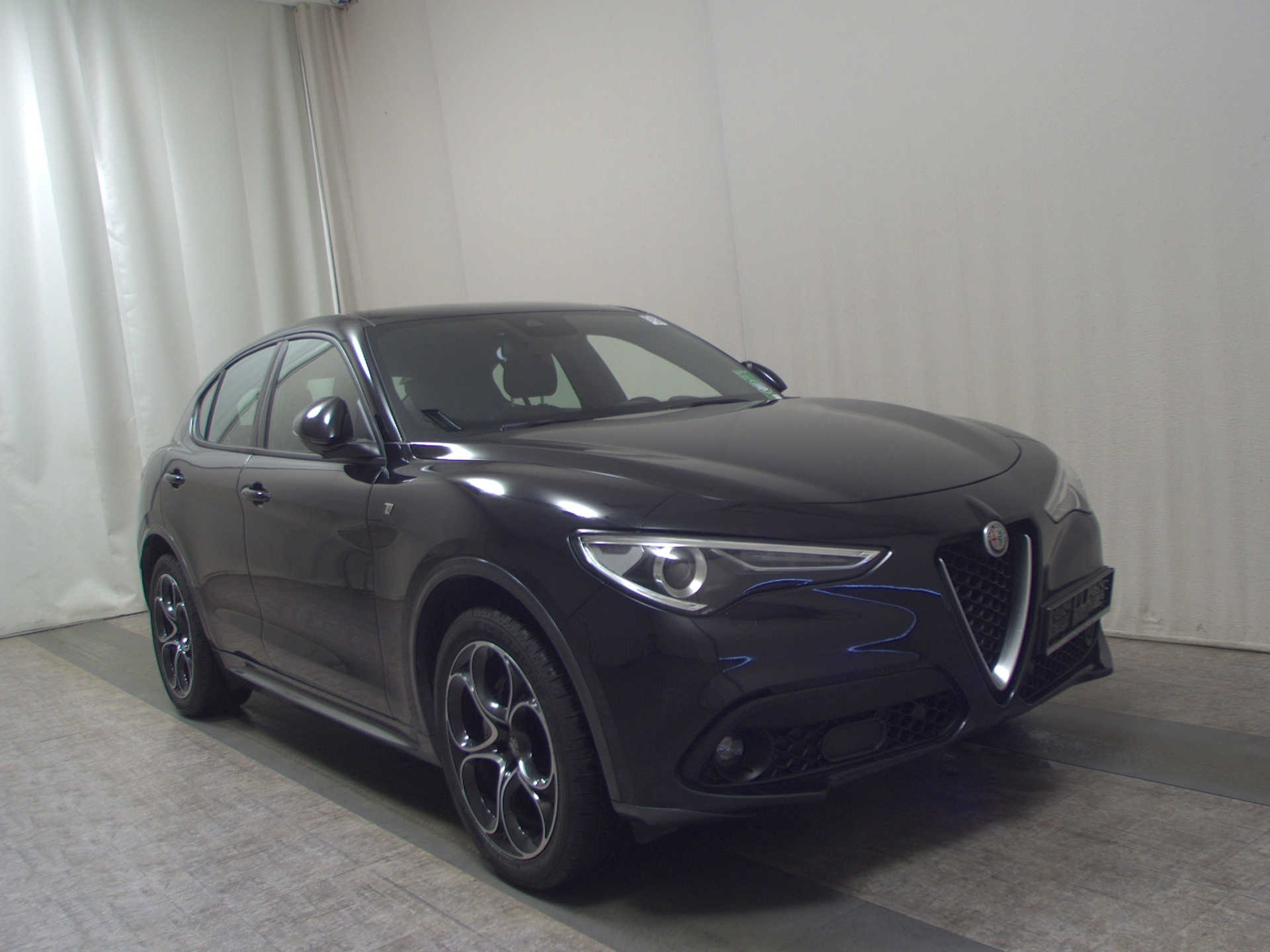Alfa Romeo Stelvio 2.2 JTDM Leder Navi Xenon RfK PDC Shz 3